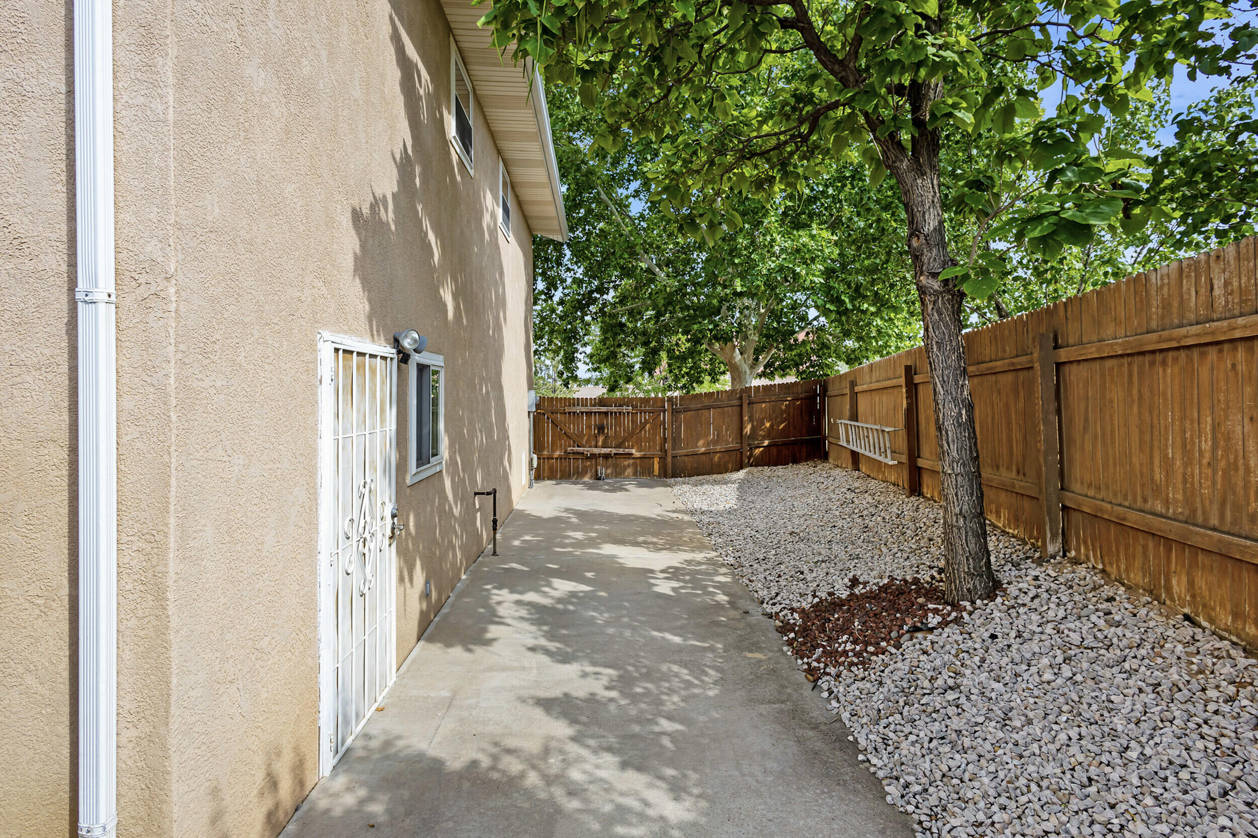 1084 Mesa Loop NW