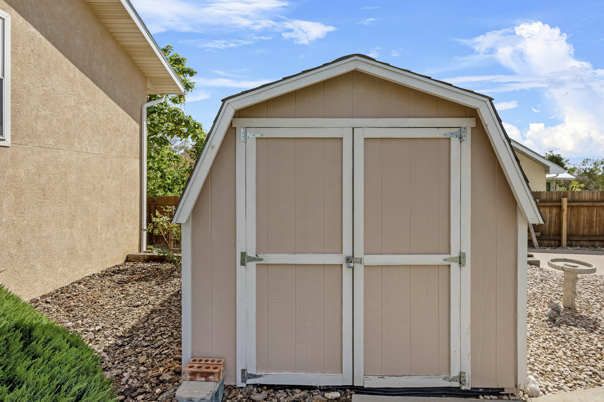 1084 Mesa Loop NW