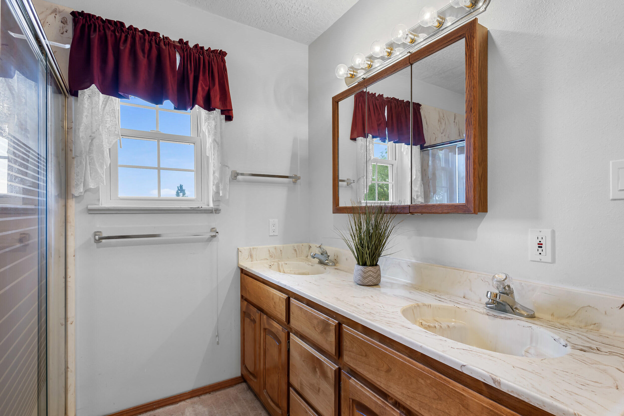 1084 Mesa Loop NW