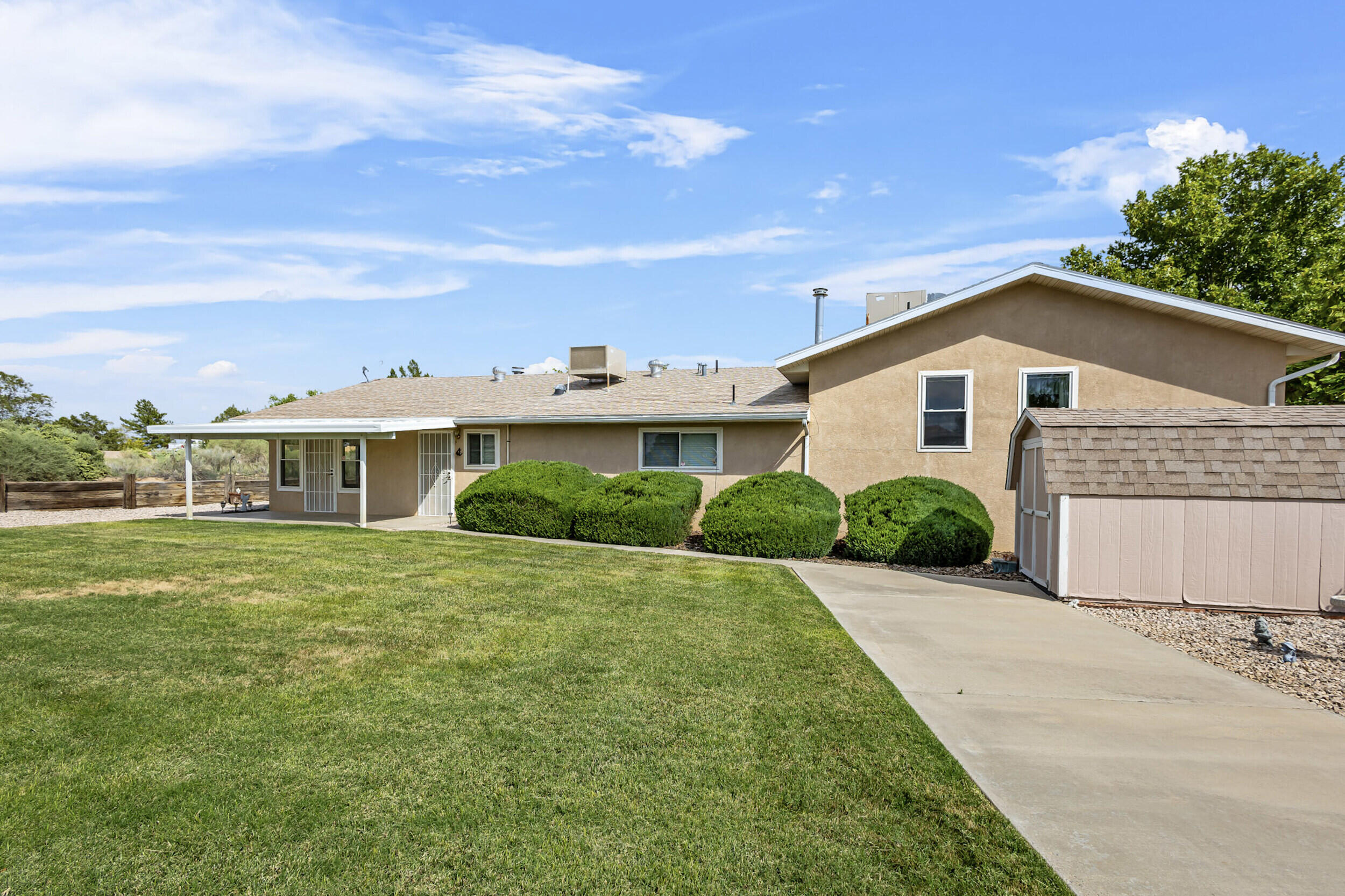 1084 Mesa Loop NW