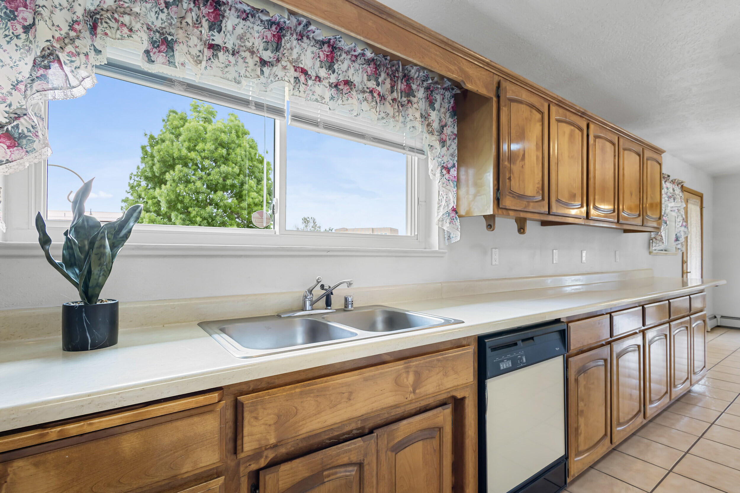 1084 Mesa Loop NW
