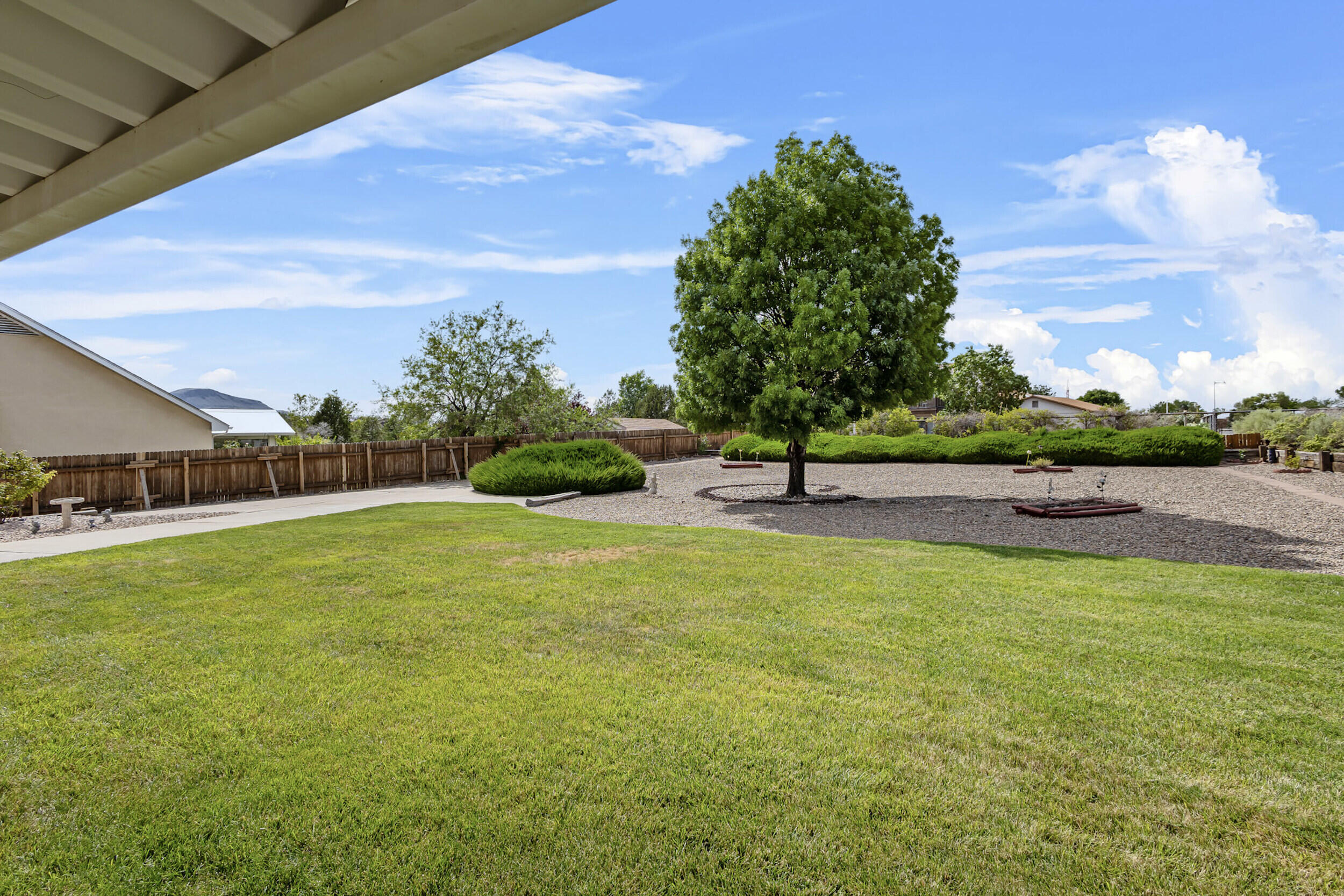 1084 Mesa Loop NW