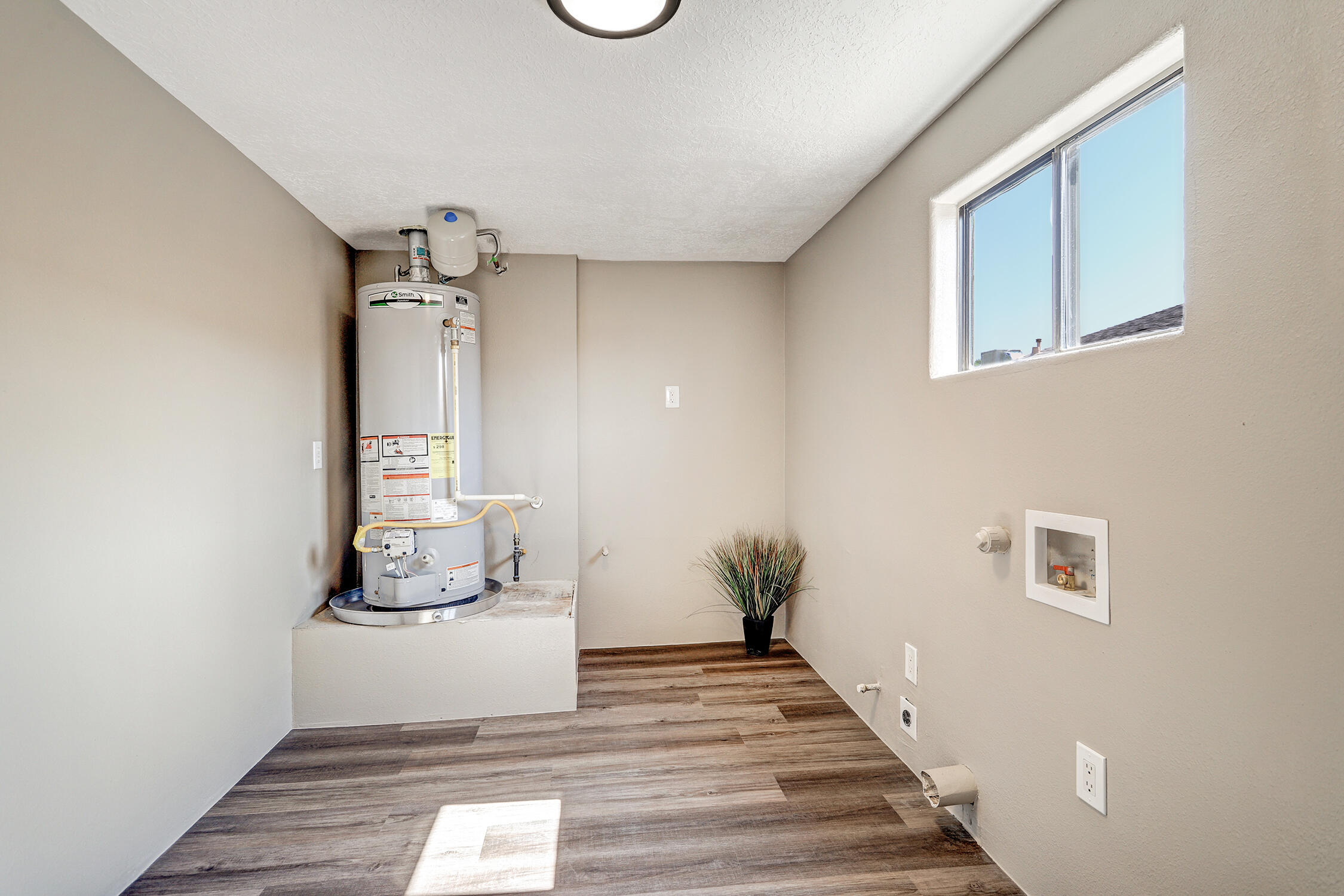 1365 Young Avenue SW