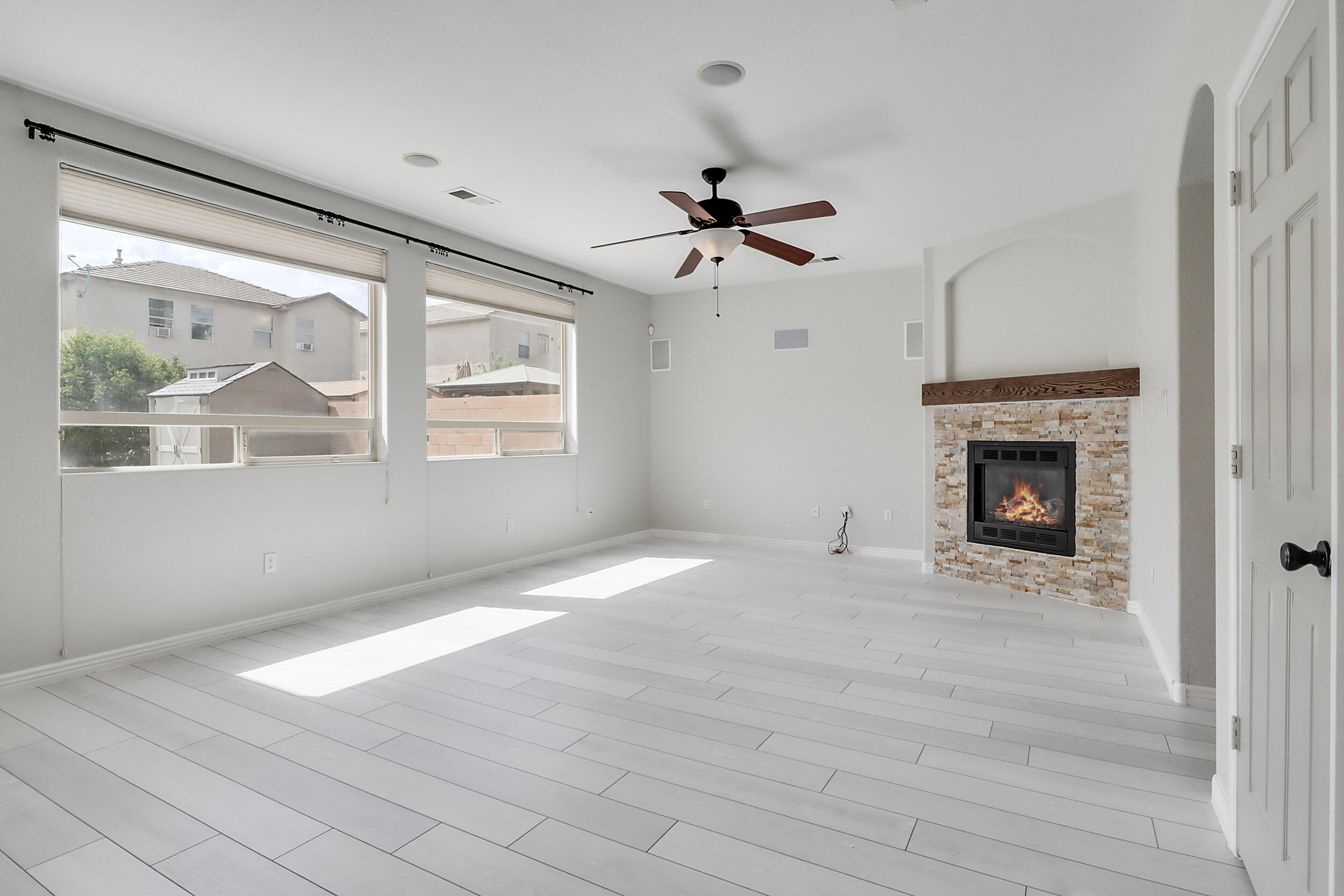 1325 Peppoli Loop SE