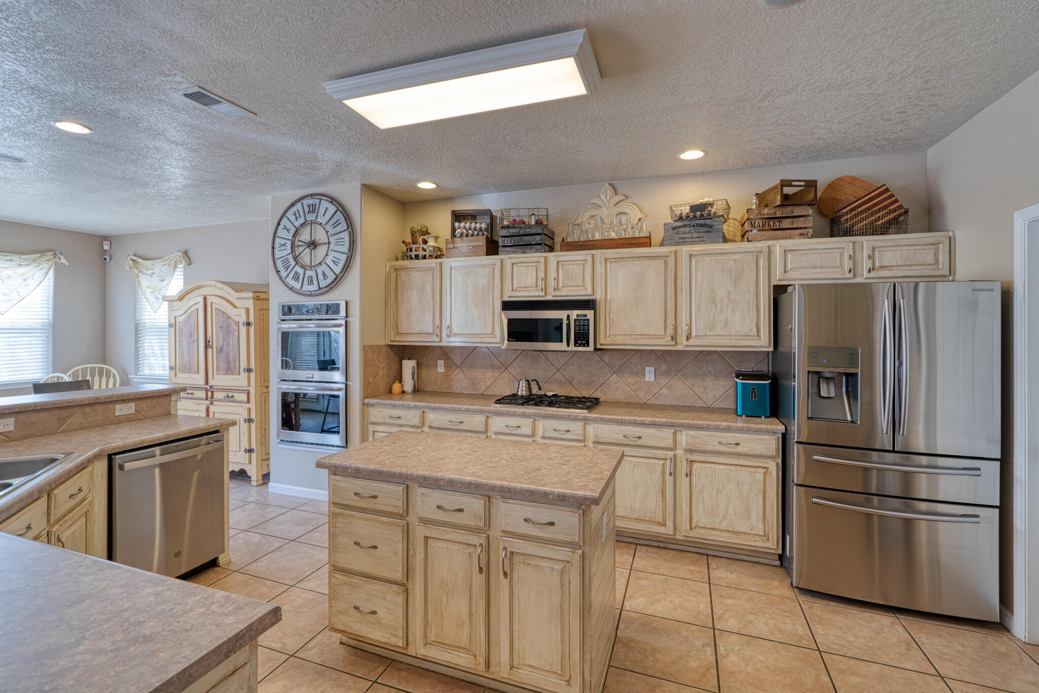 6241 Cielo Grande Drive NE