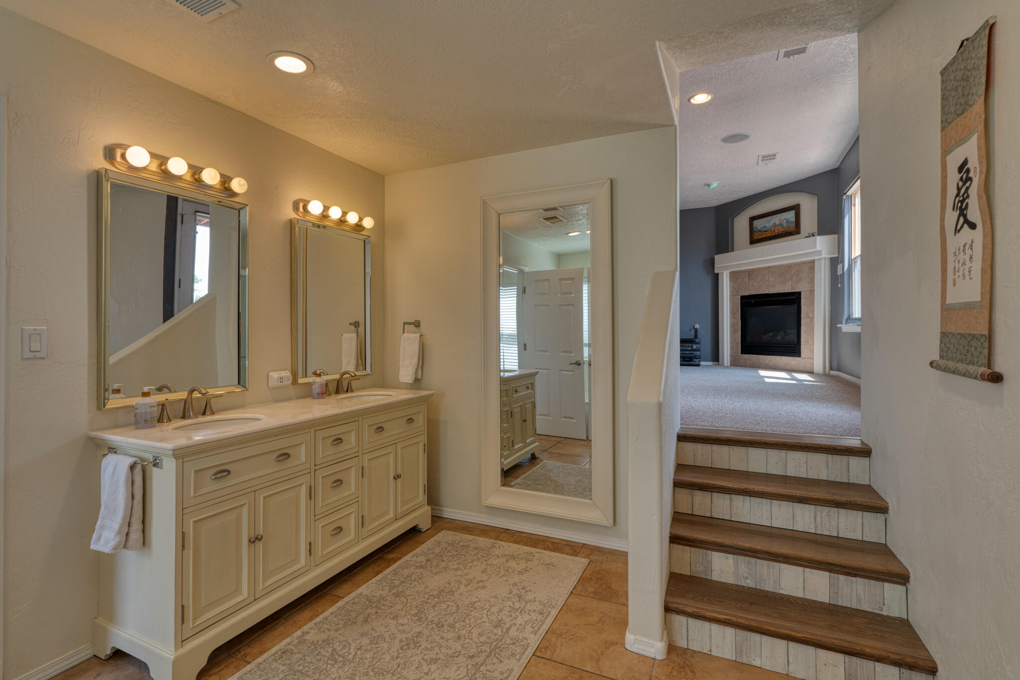 6241 Cielo Grande Drive NE