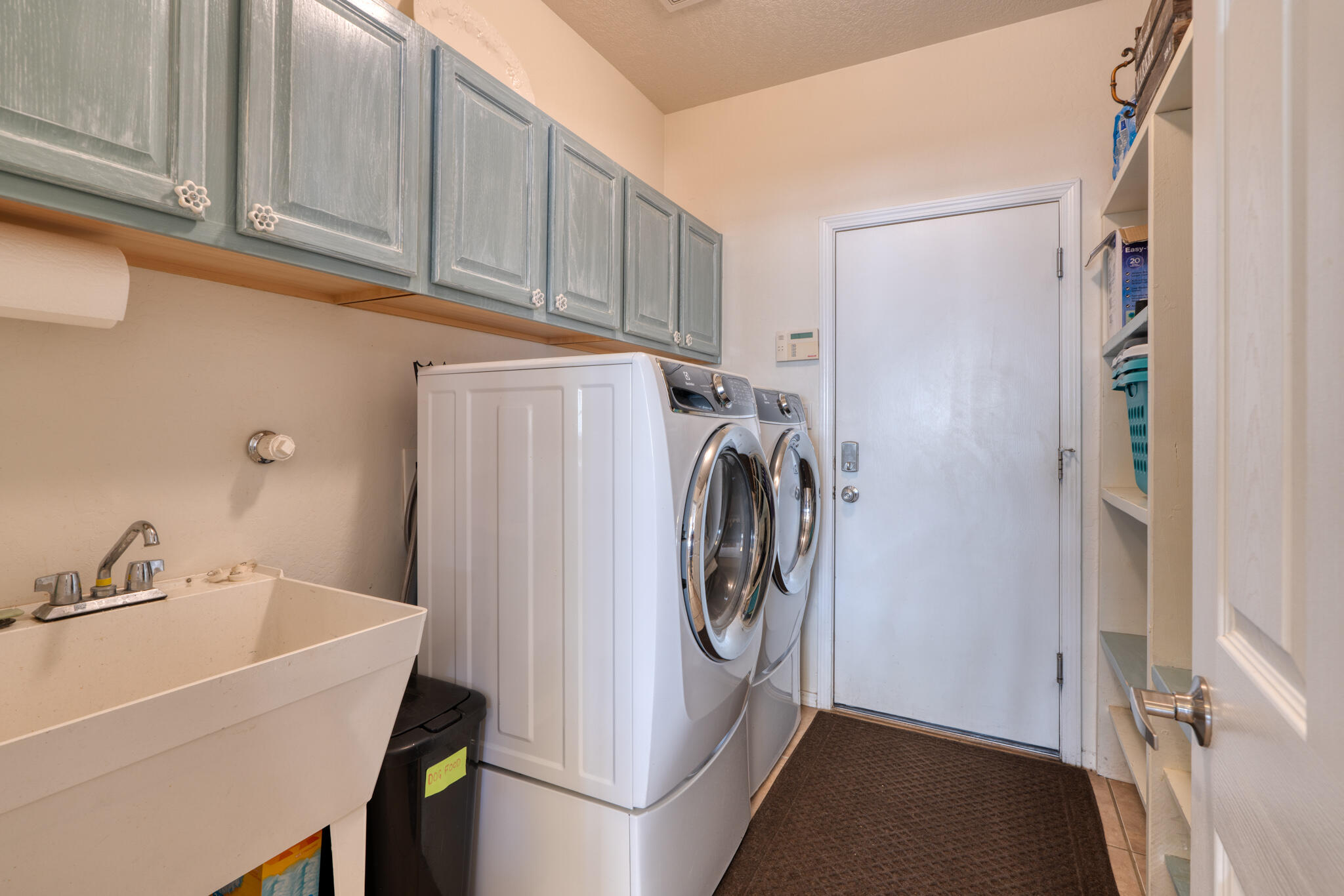 6241 Cielo Grande Drive NE