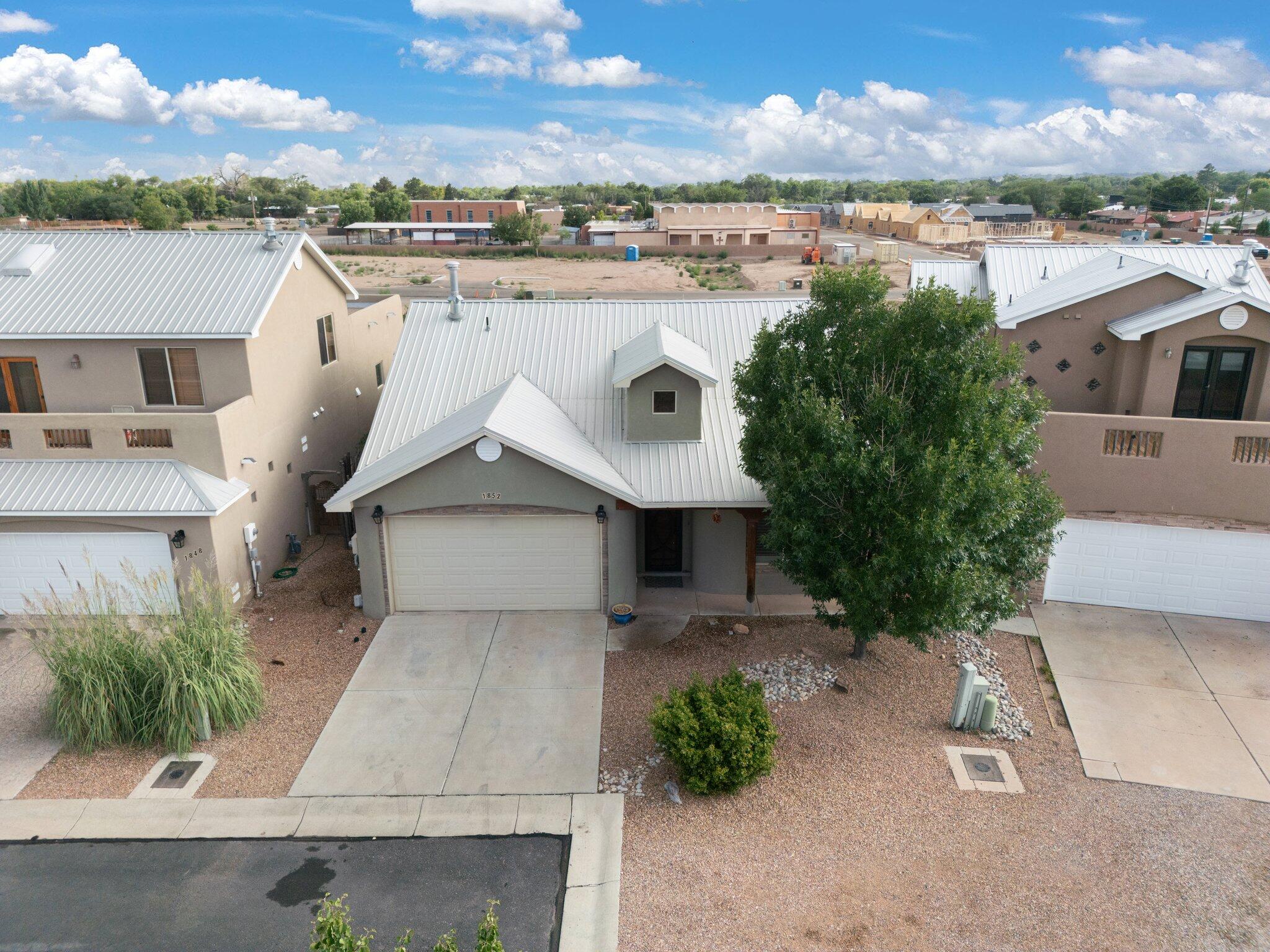 1852 Calle Barbarita NW