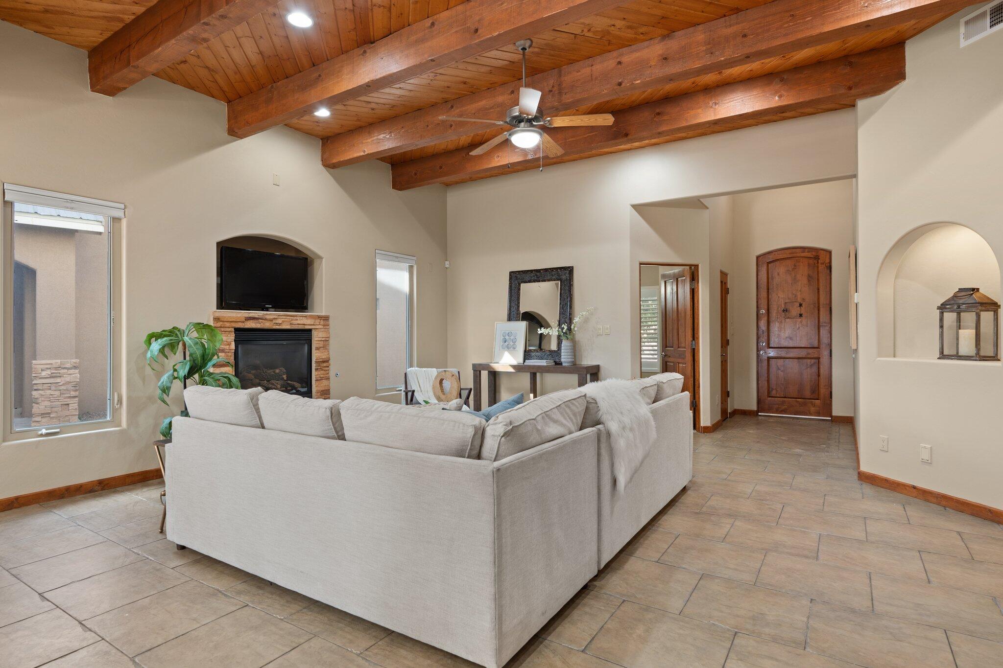 1852 Calle Barbarita NW