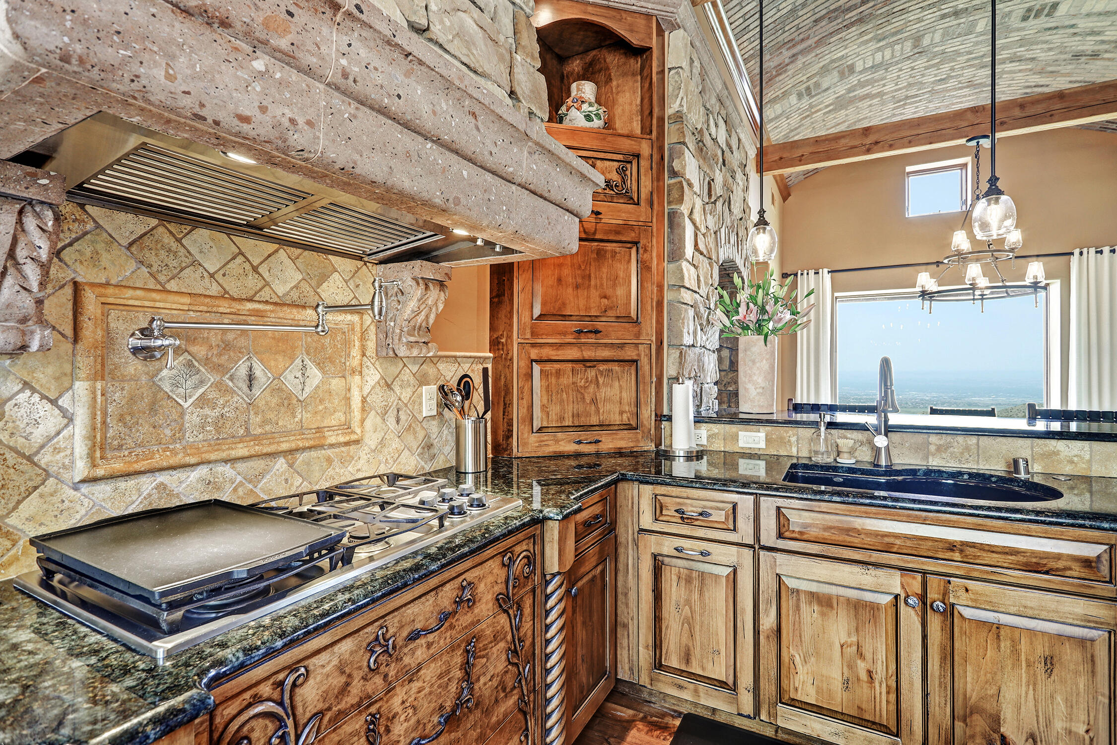 1113 La Luz Trail NE