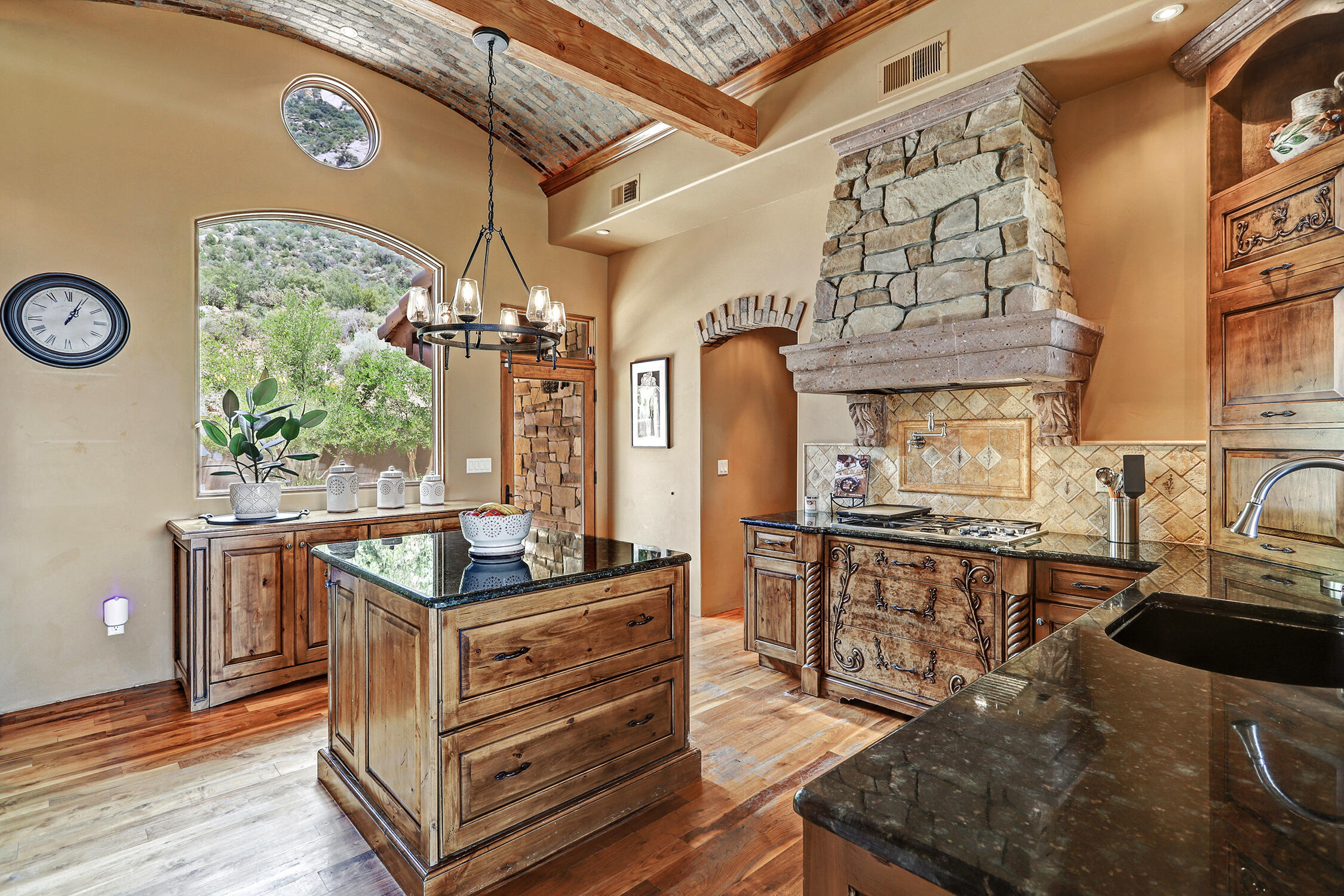1113 La Luz Trail NE