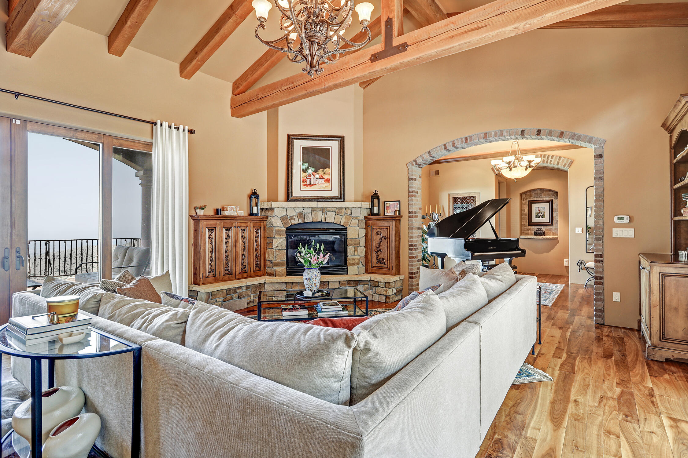 1113 La Luz Trail NE