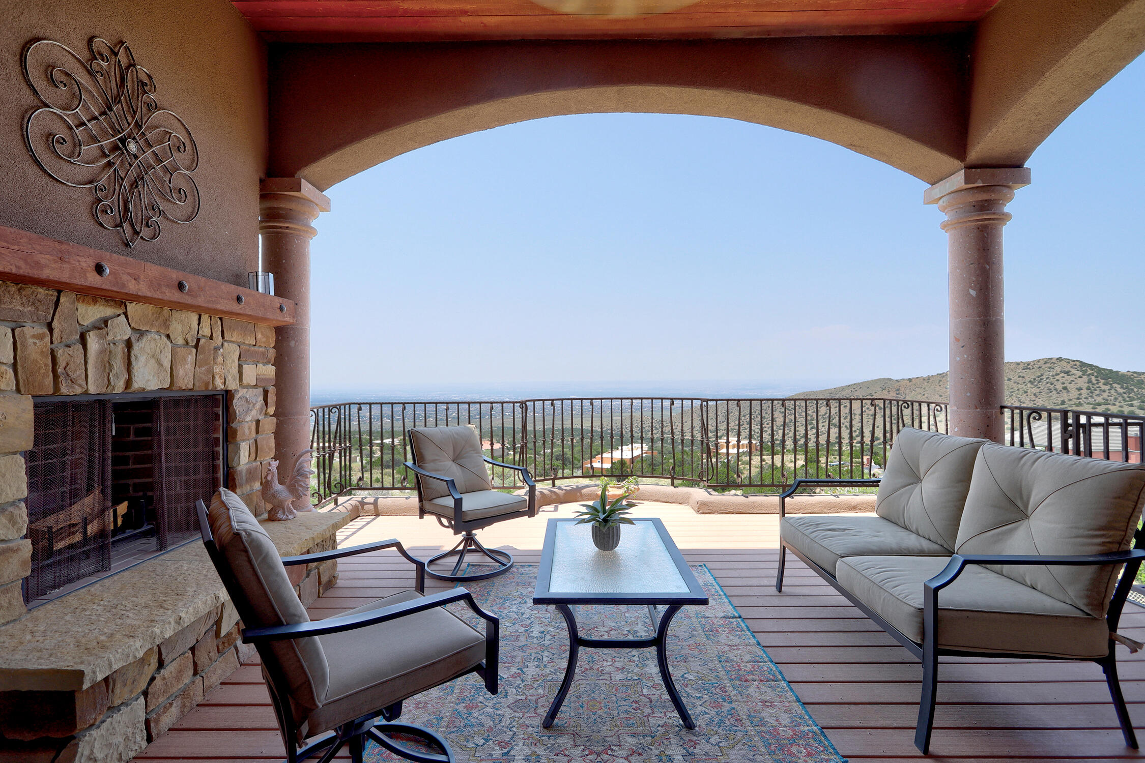 1113 La Luz Trail NE