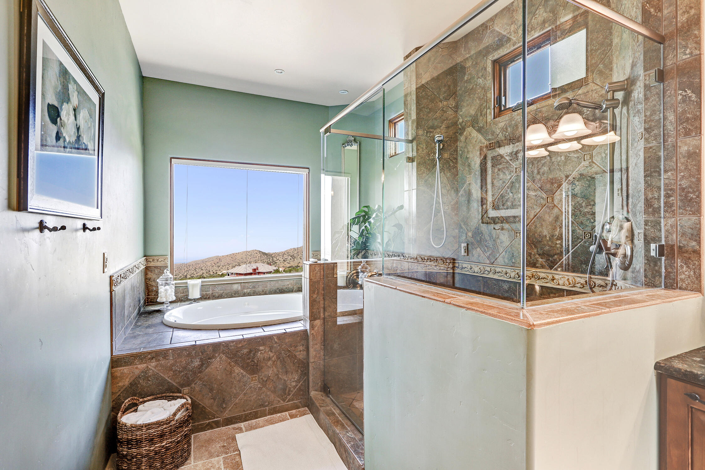1113 La Luz Trail NE