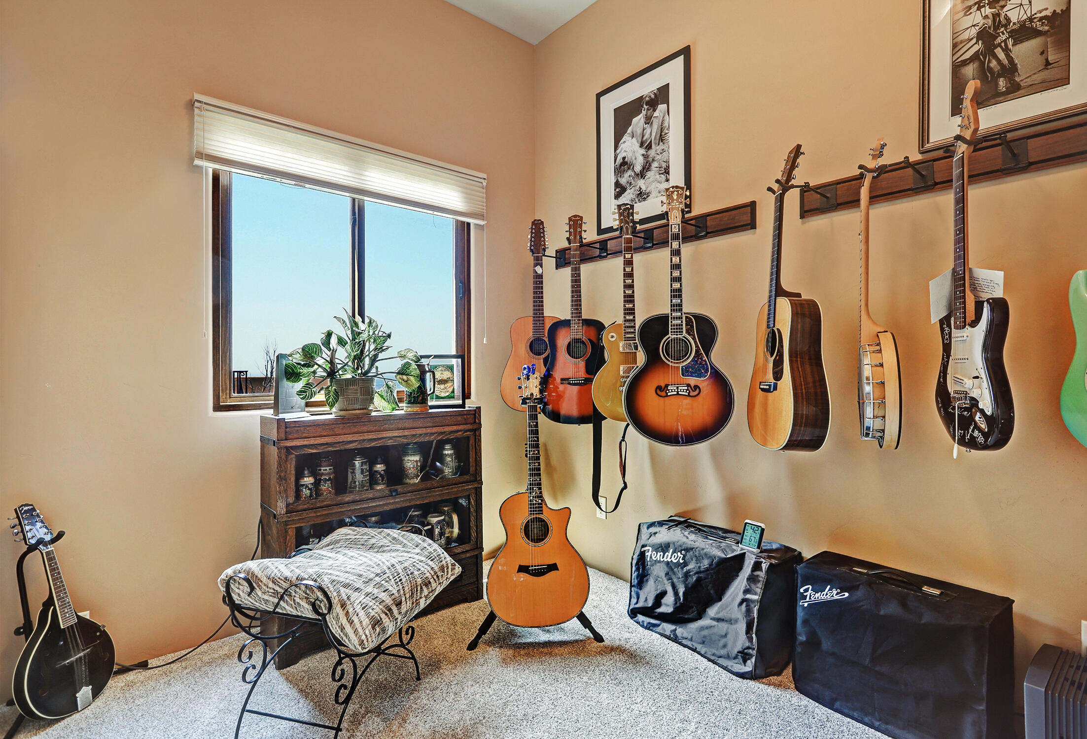 1113 La Luz Trail NE