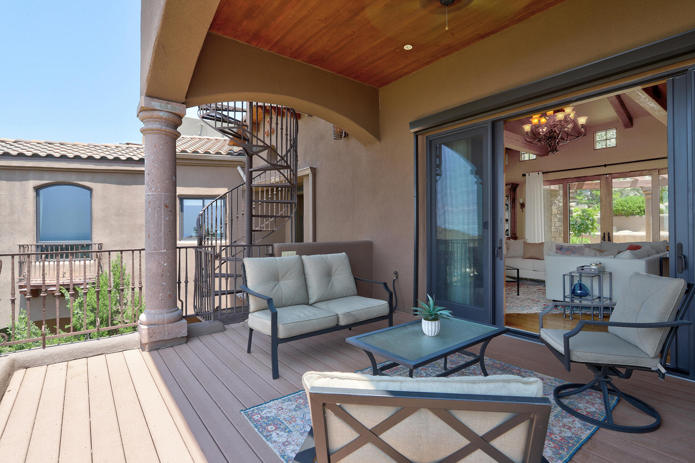 1113 La Luz Trail NE