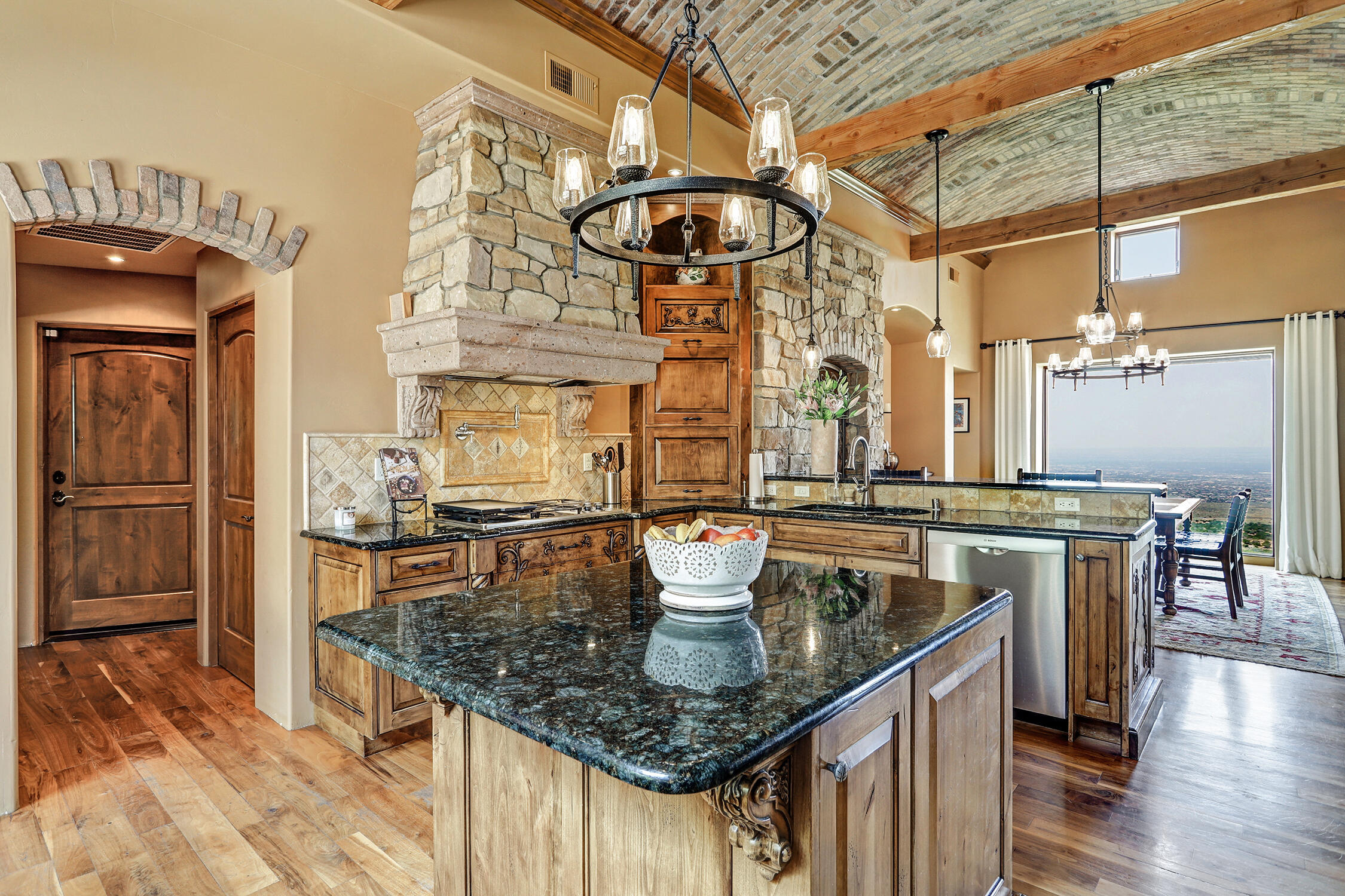 1113 La Luz Trail NE