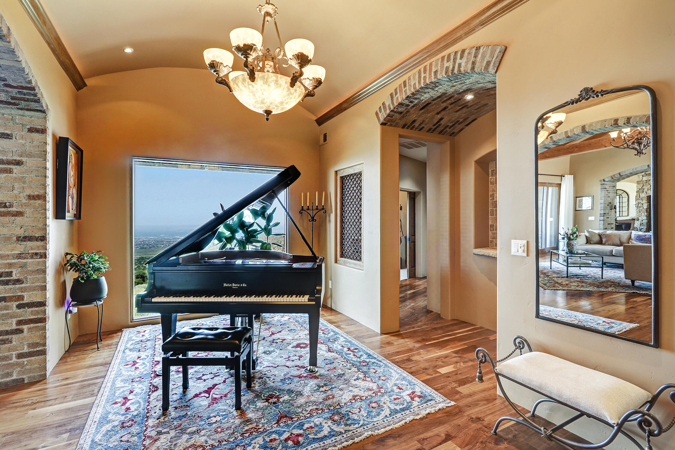 1113 La Luz Trail NE