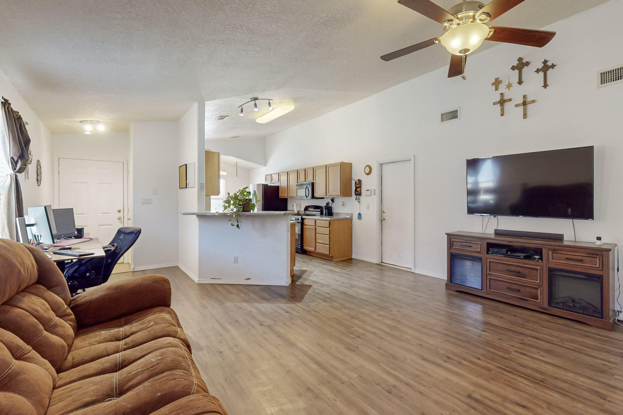 1227 Telstar Loop NW