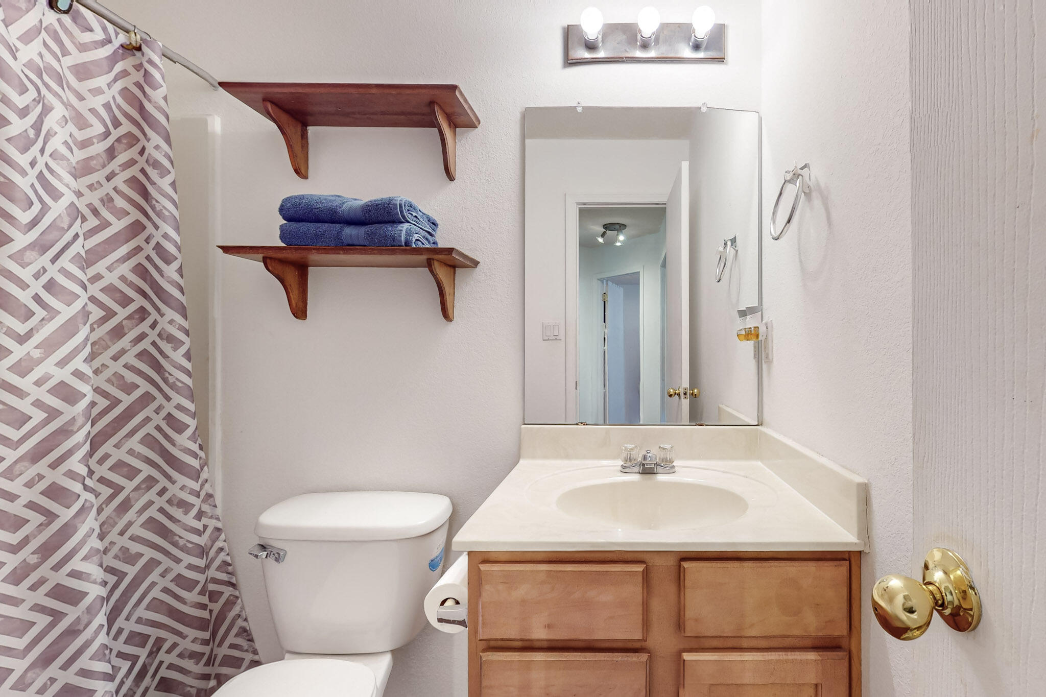 1227 Telstar Loop NW