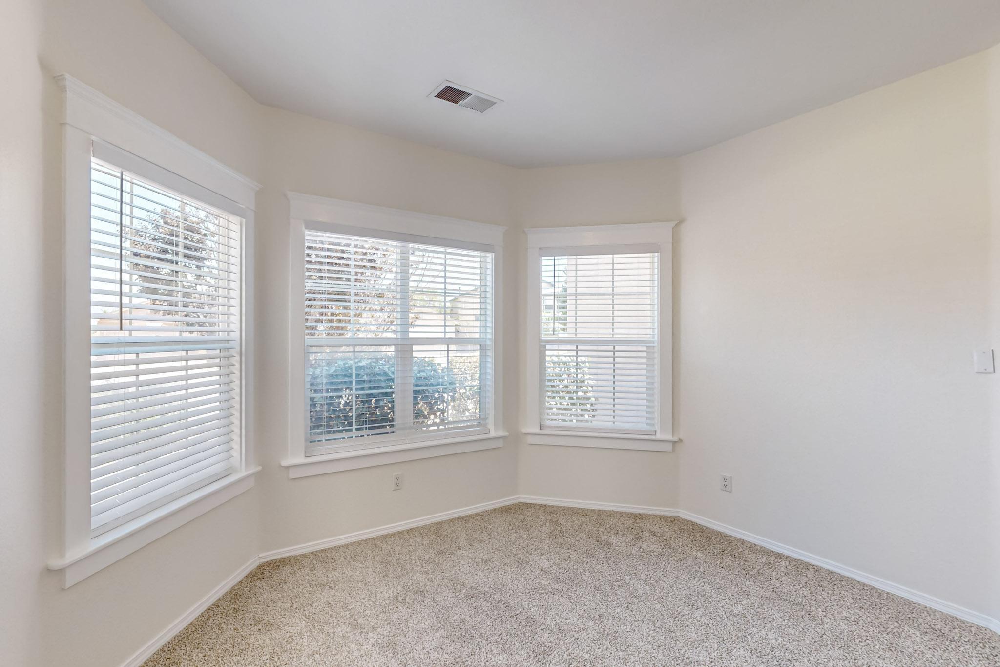 10301 Calle Dichoso Court NW