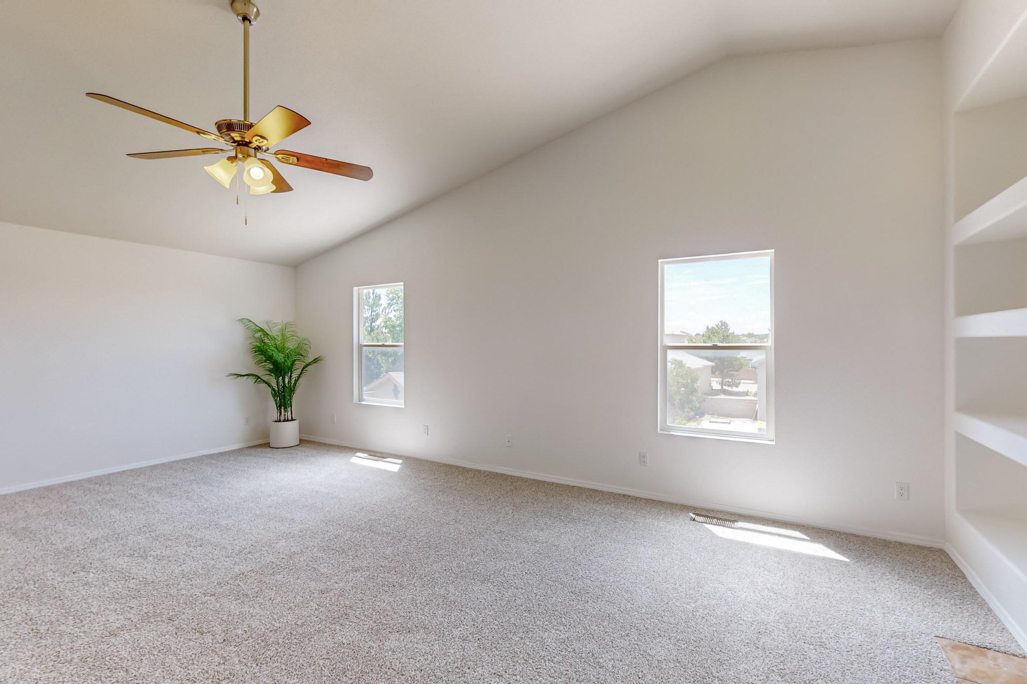 10301 Calle Dichoso Court NW