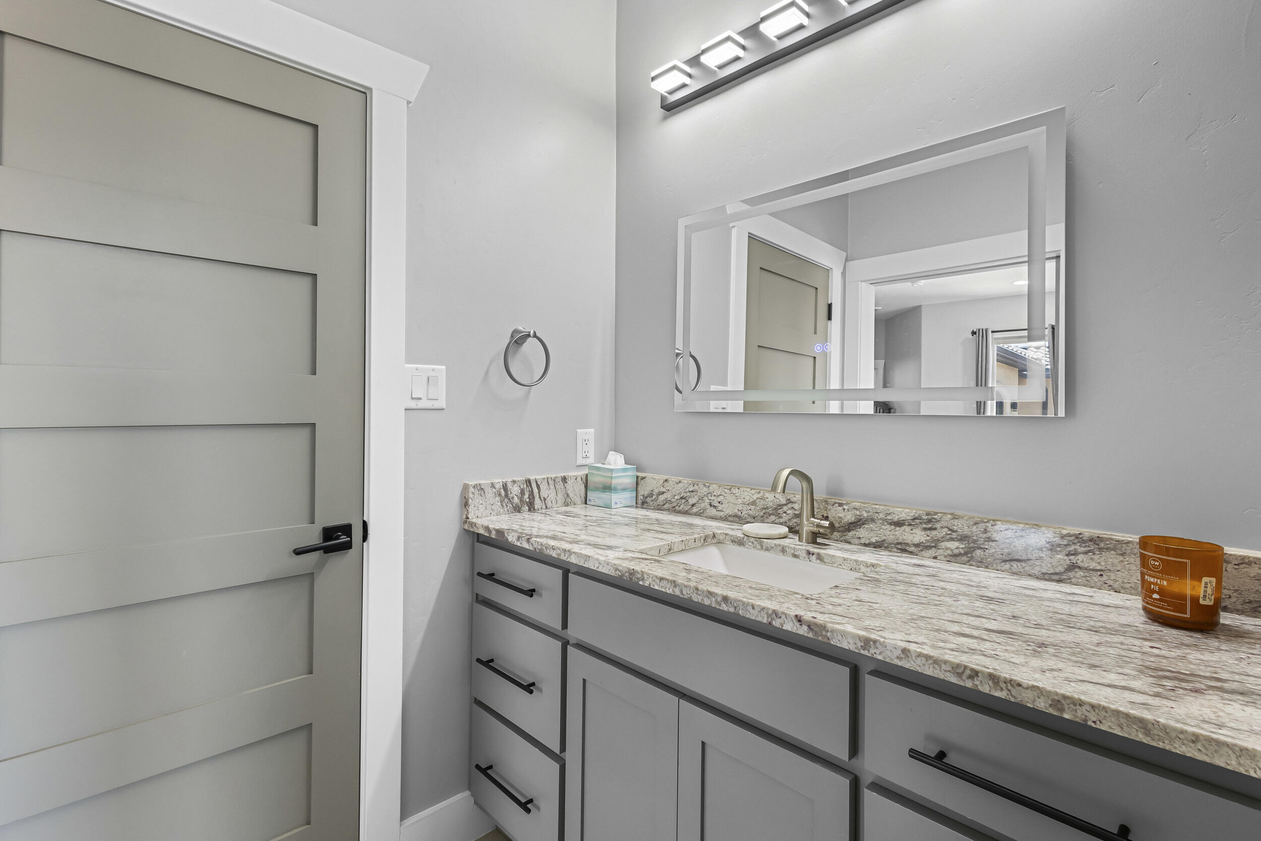 1025 Mesa Loop NW