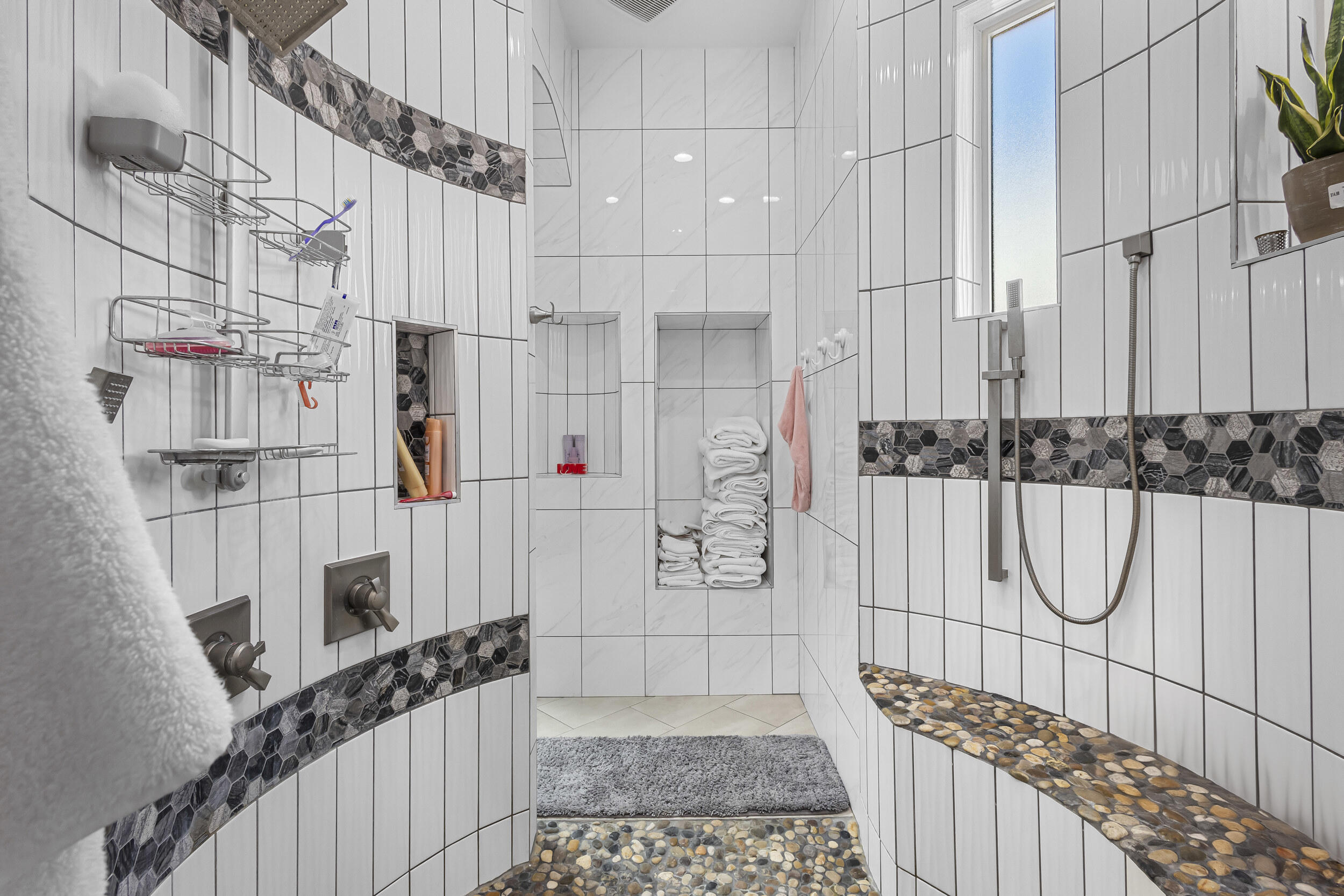1025 Mesa Loop NW