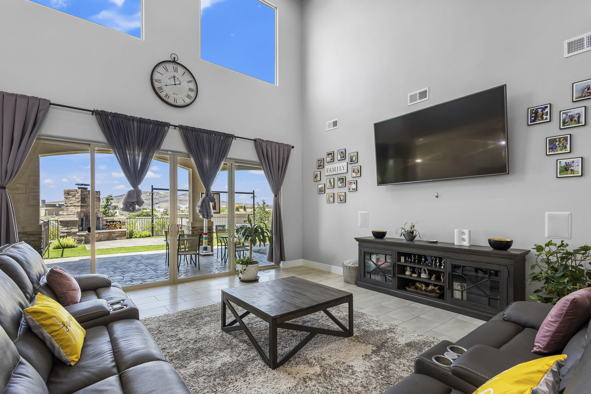 1025 Mesa Loop NW
