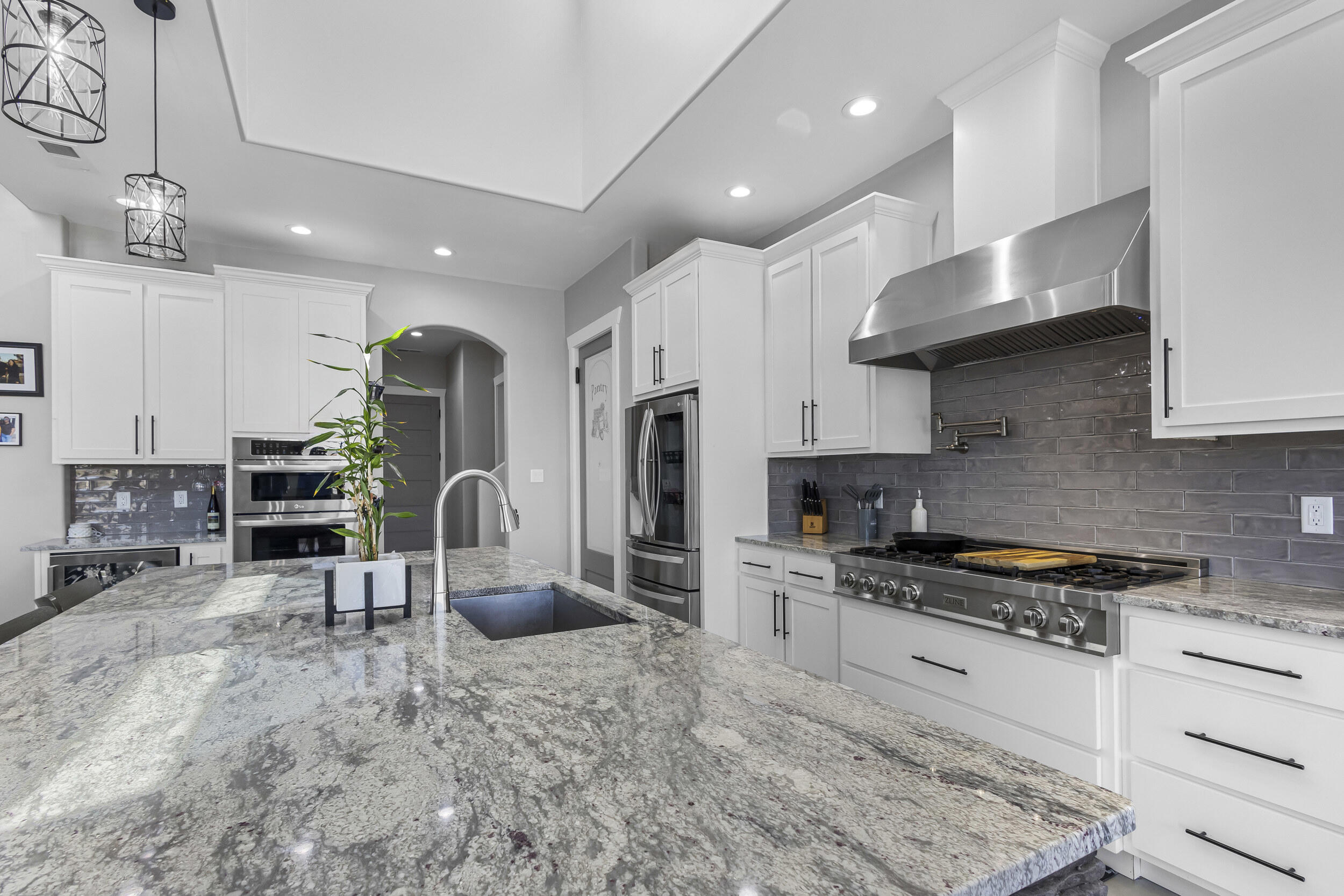 1025 Mesa Loop NW
