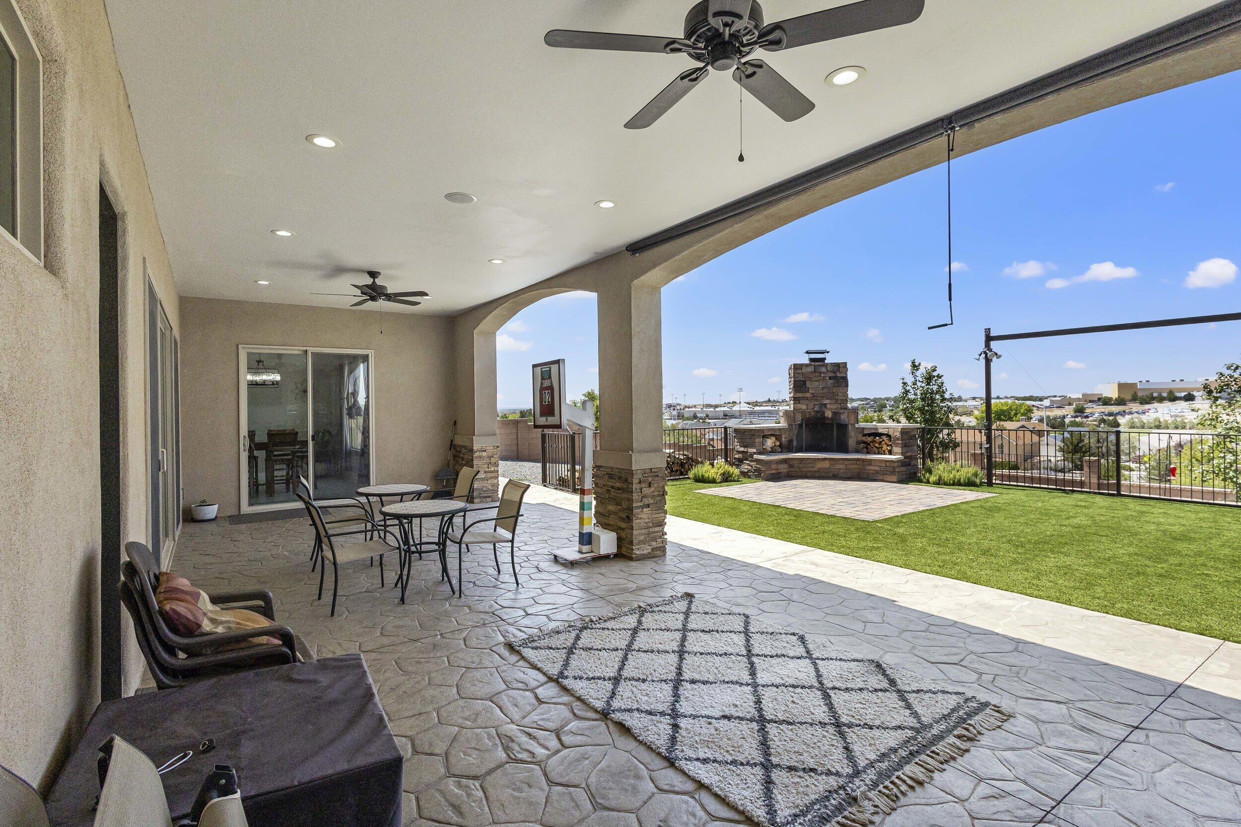 1025 Mesa Loop NW