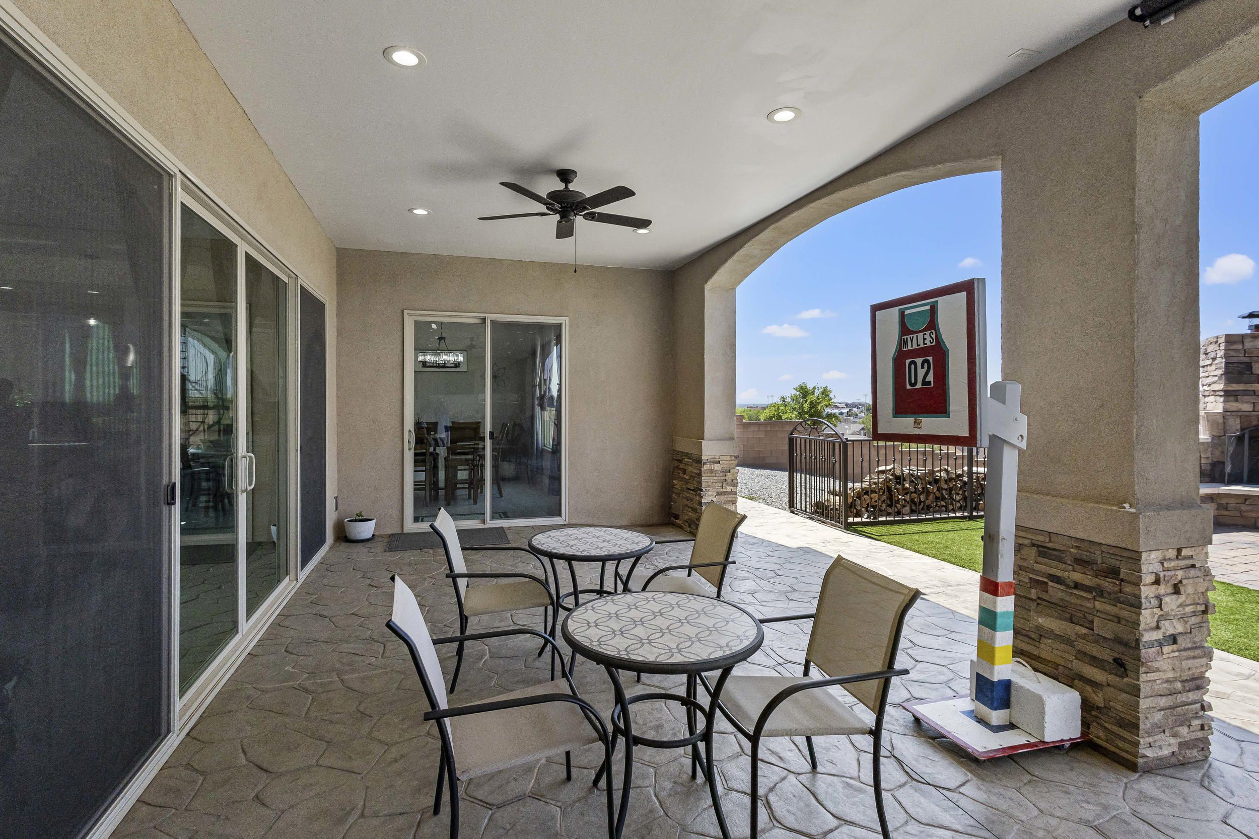 1025 Mesa Loop NW