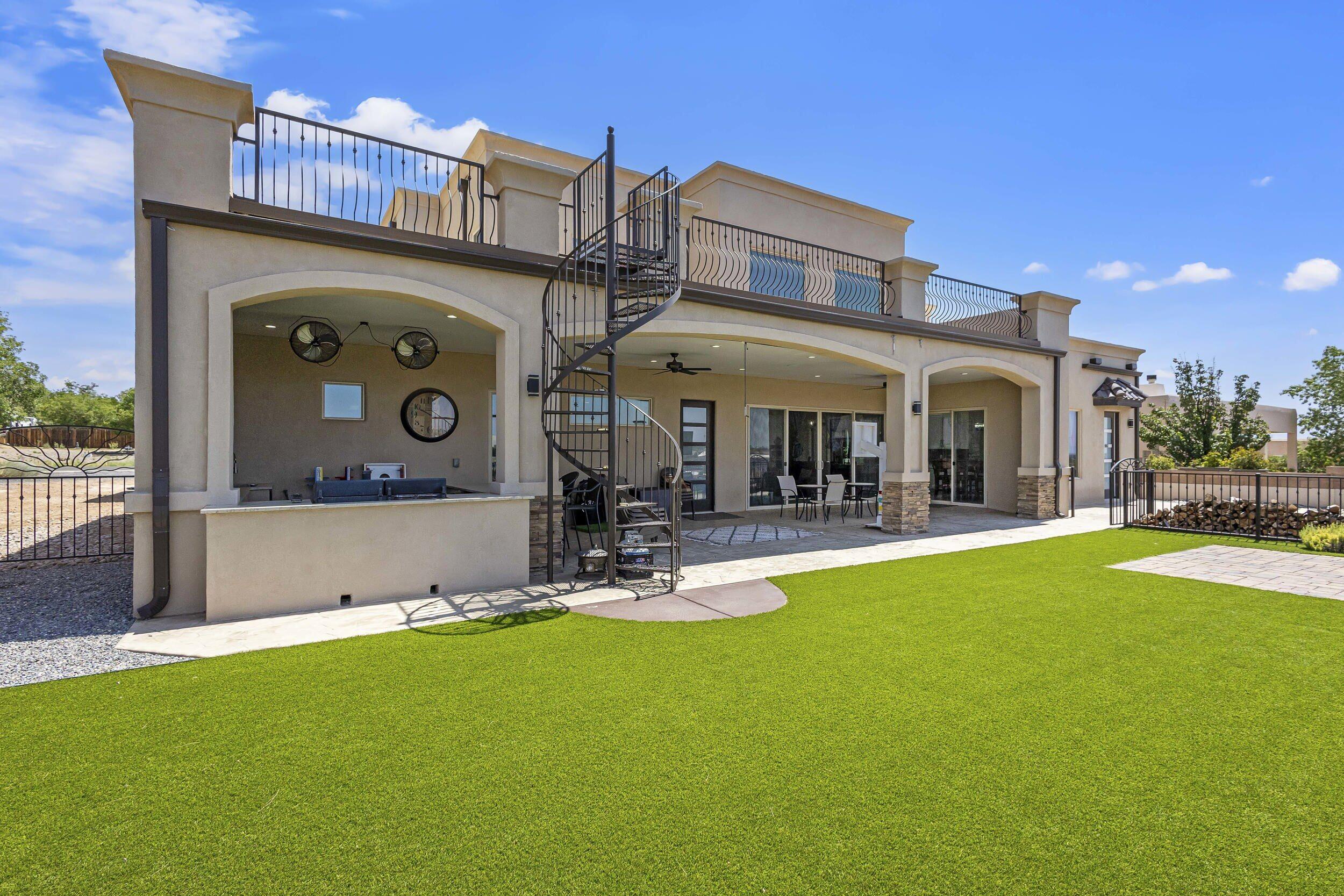 1025 Mesa Loop NW