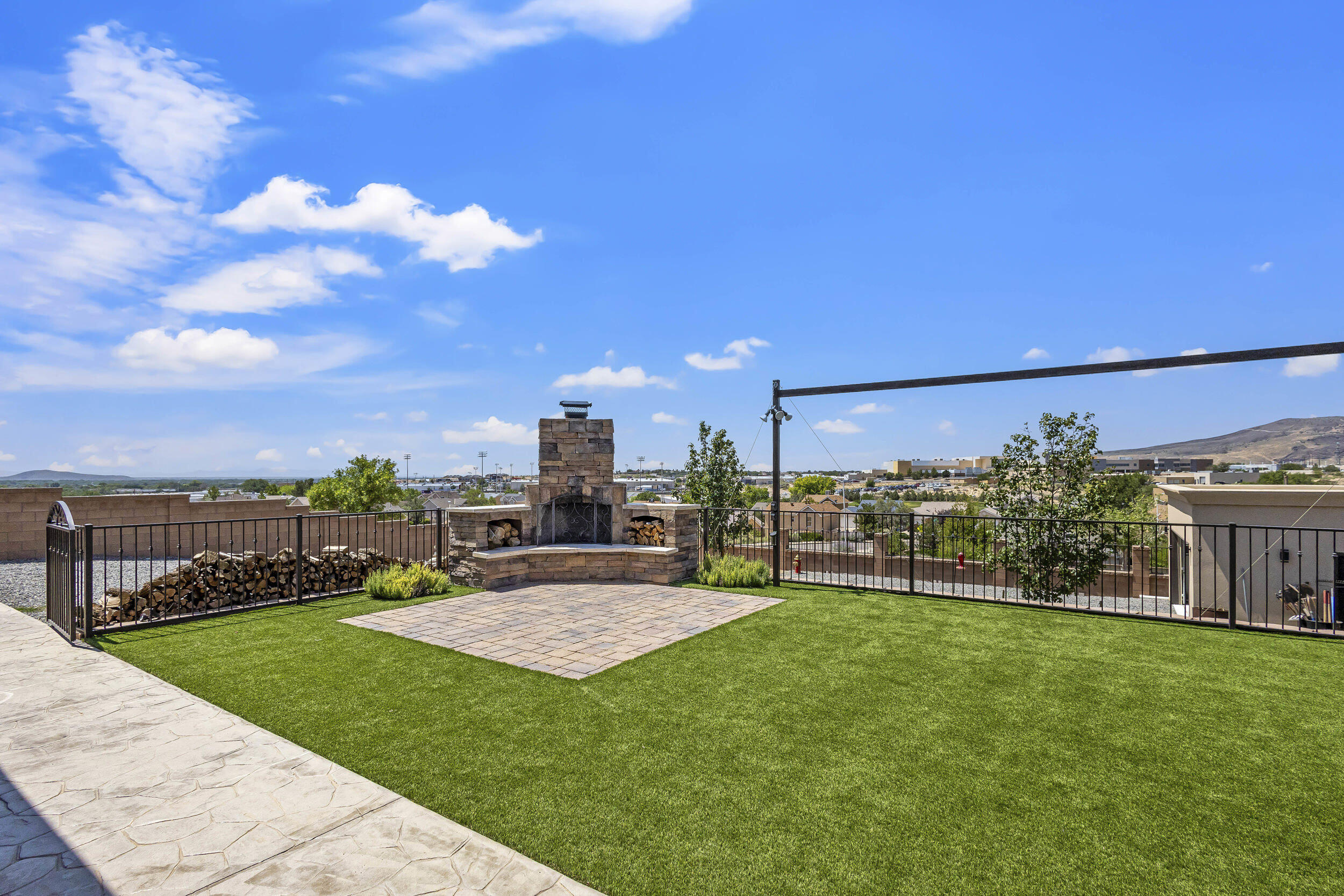 1025 Mesa Loop NW
