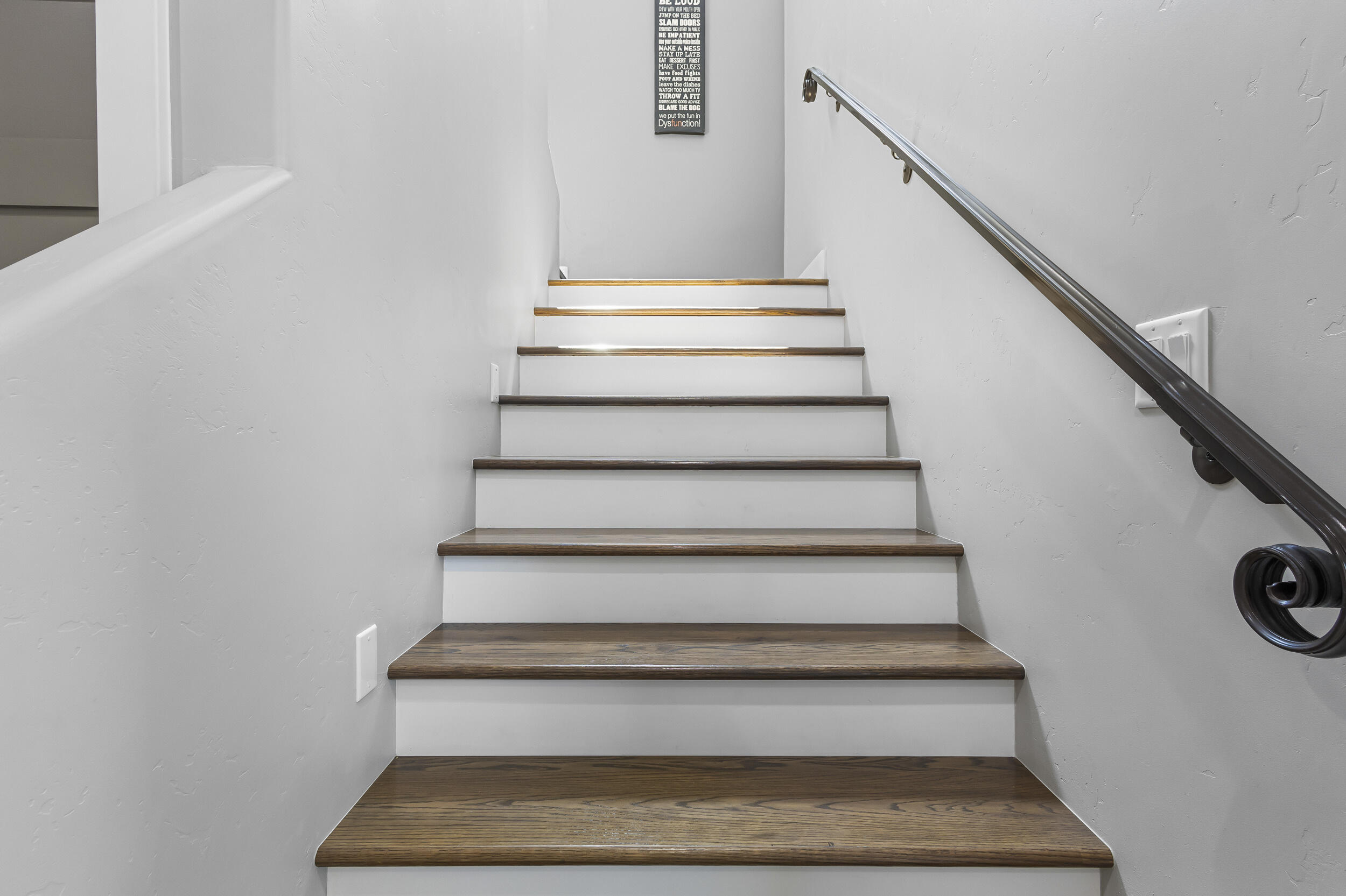 1025 Mesa Loop NW