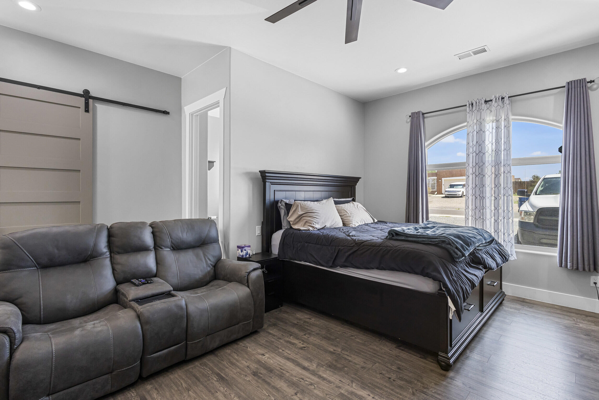 1025 Mesa Loop NW