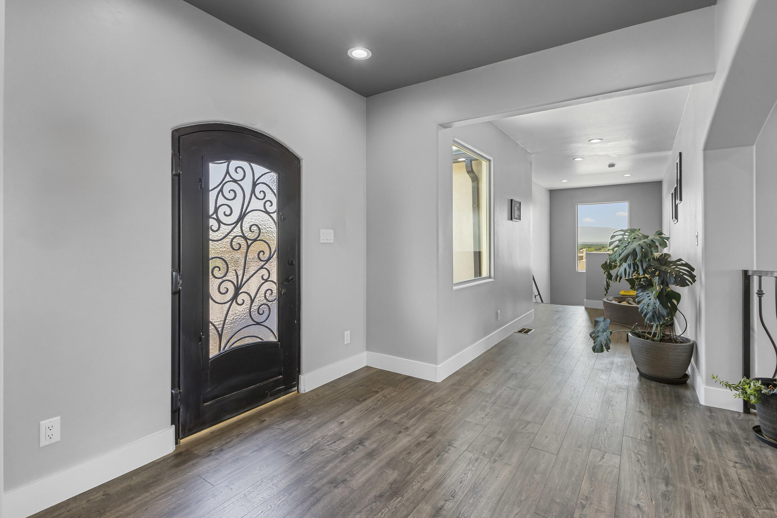 1025 Mesa Loop NW