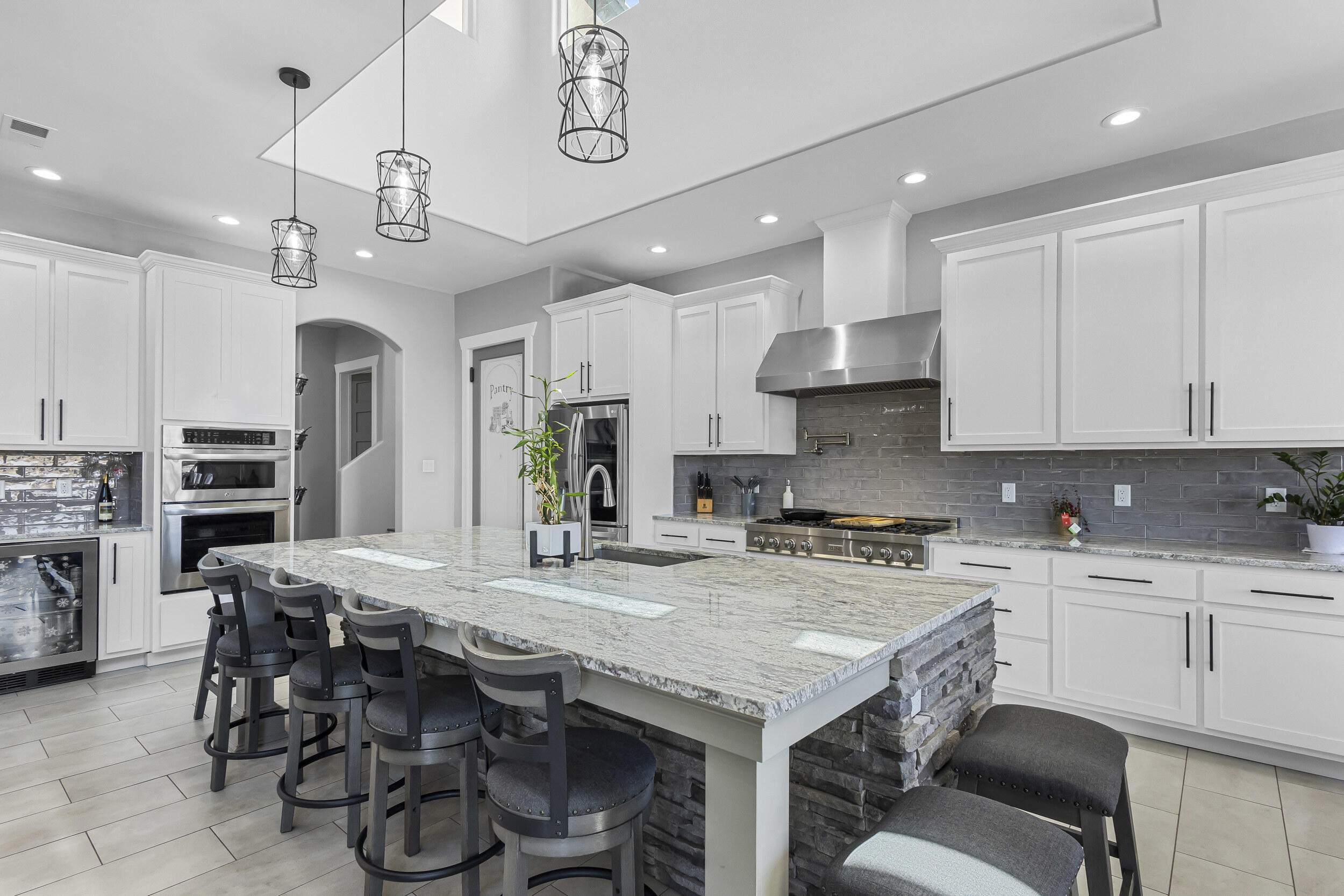 1025 Mesa Loop NW