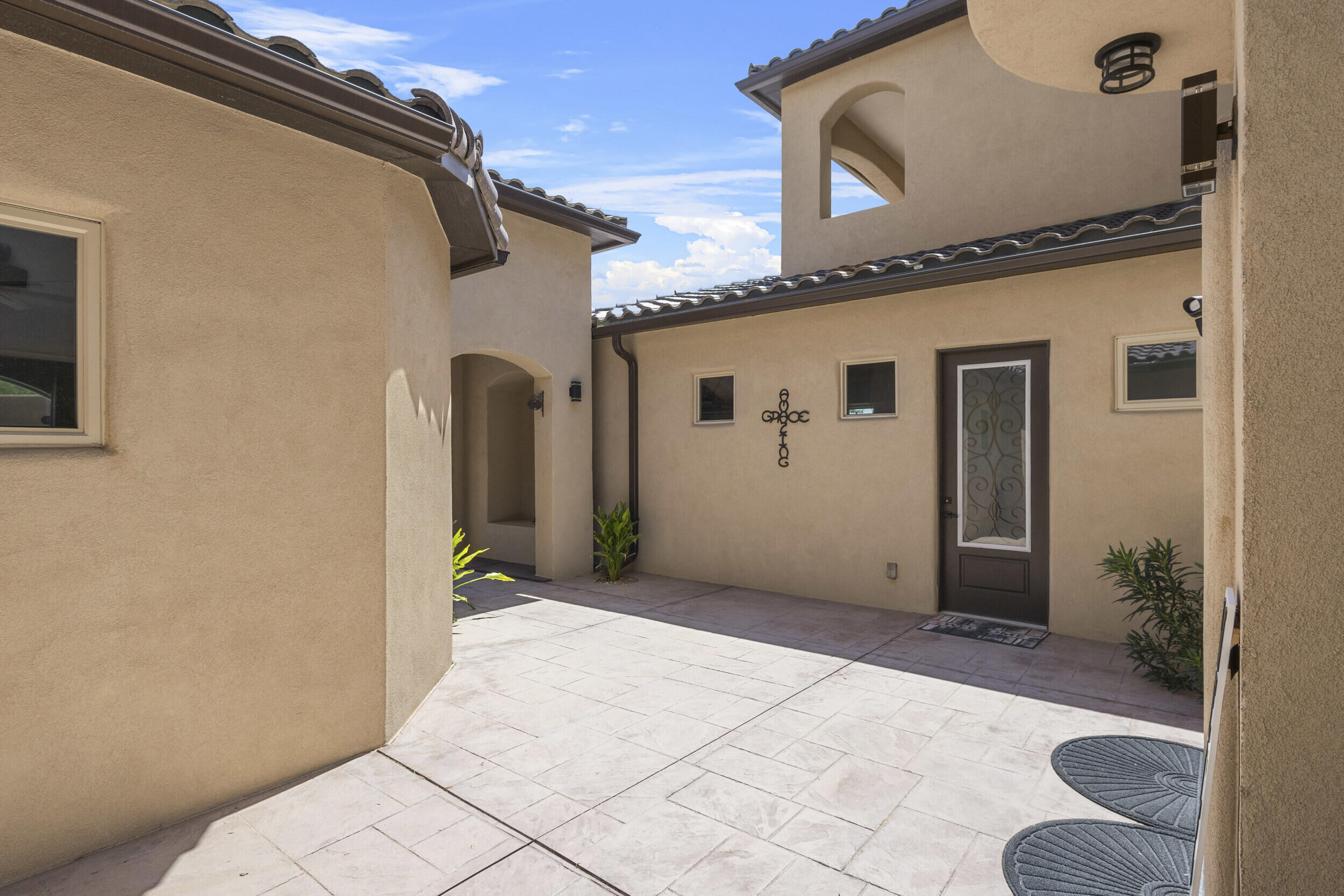 1025 Mesa Loop NW