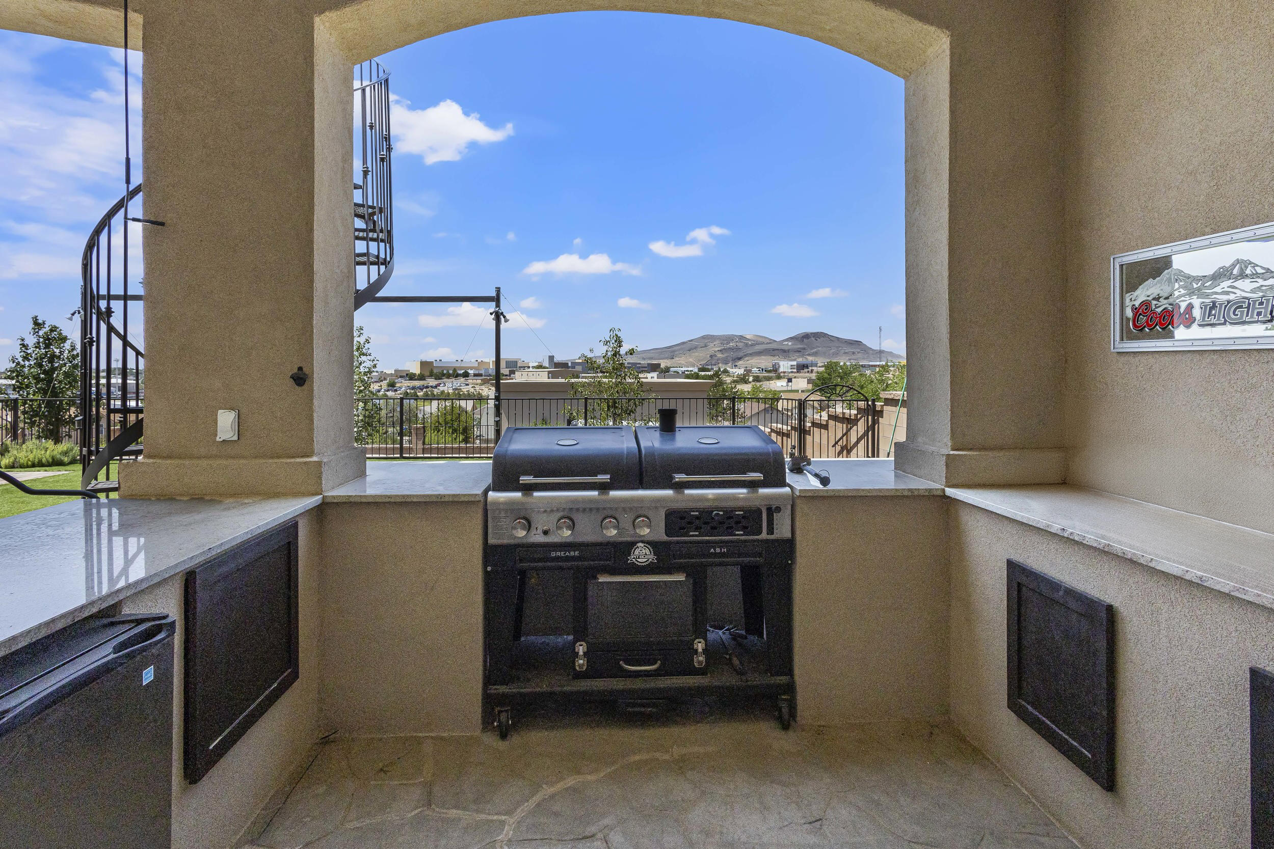 1025 Mesa Loop NW