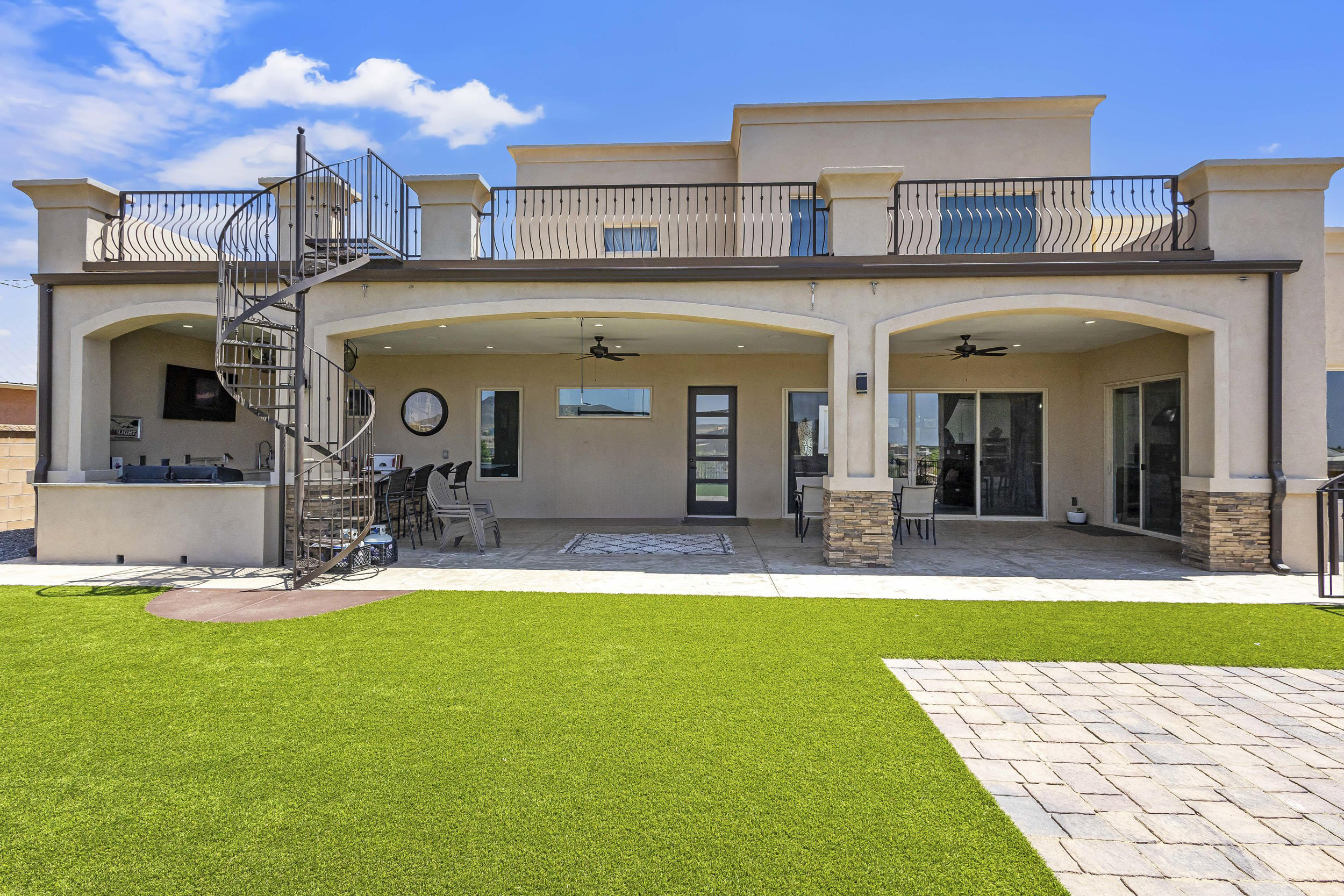 1025 Mesa Loop NW