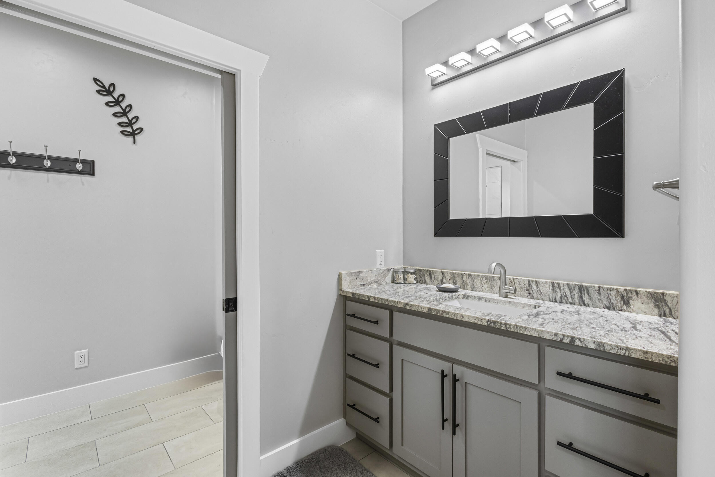 1025 Mesa Loop NW