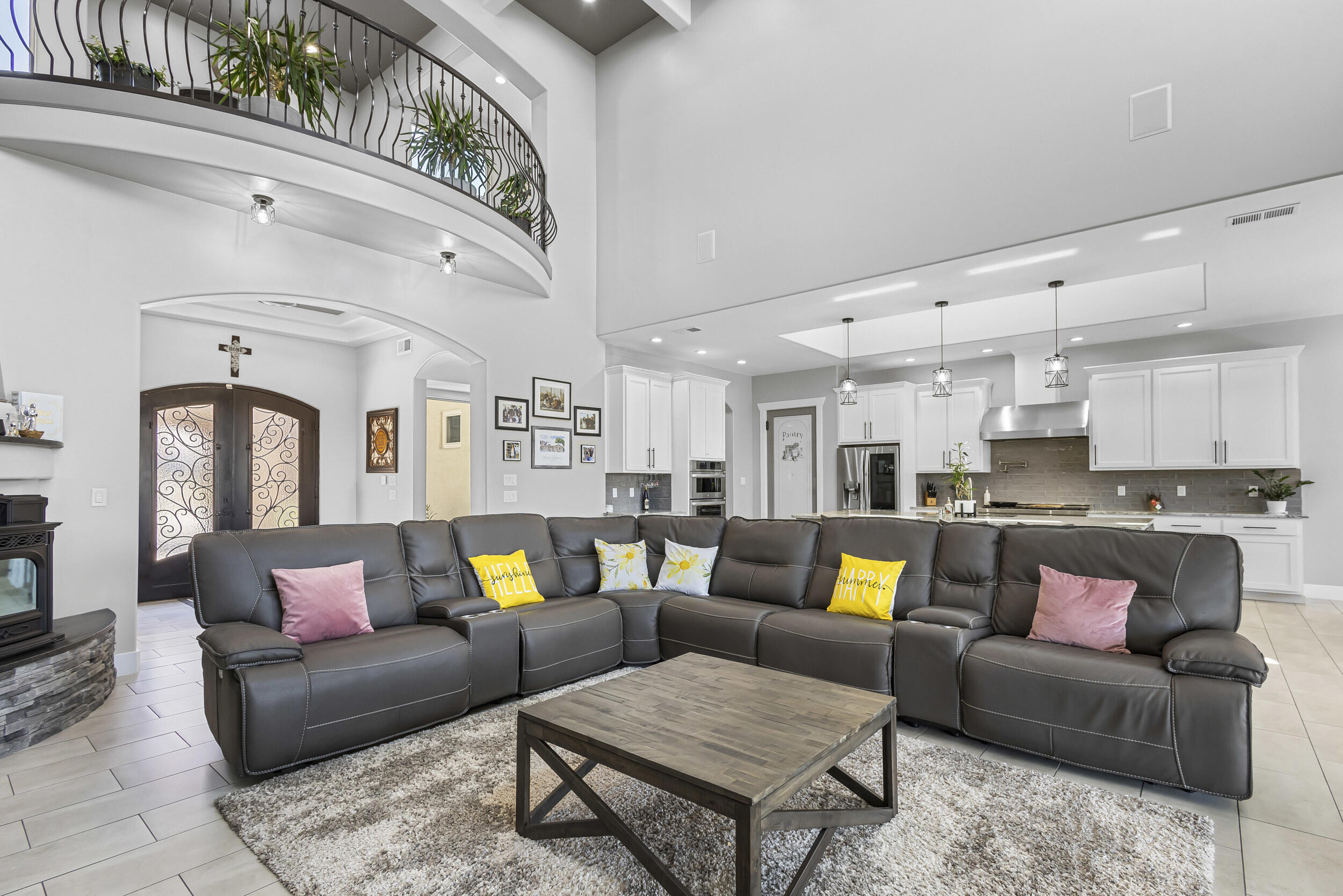 1025 Mesa Loop NW