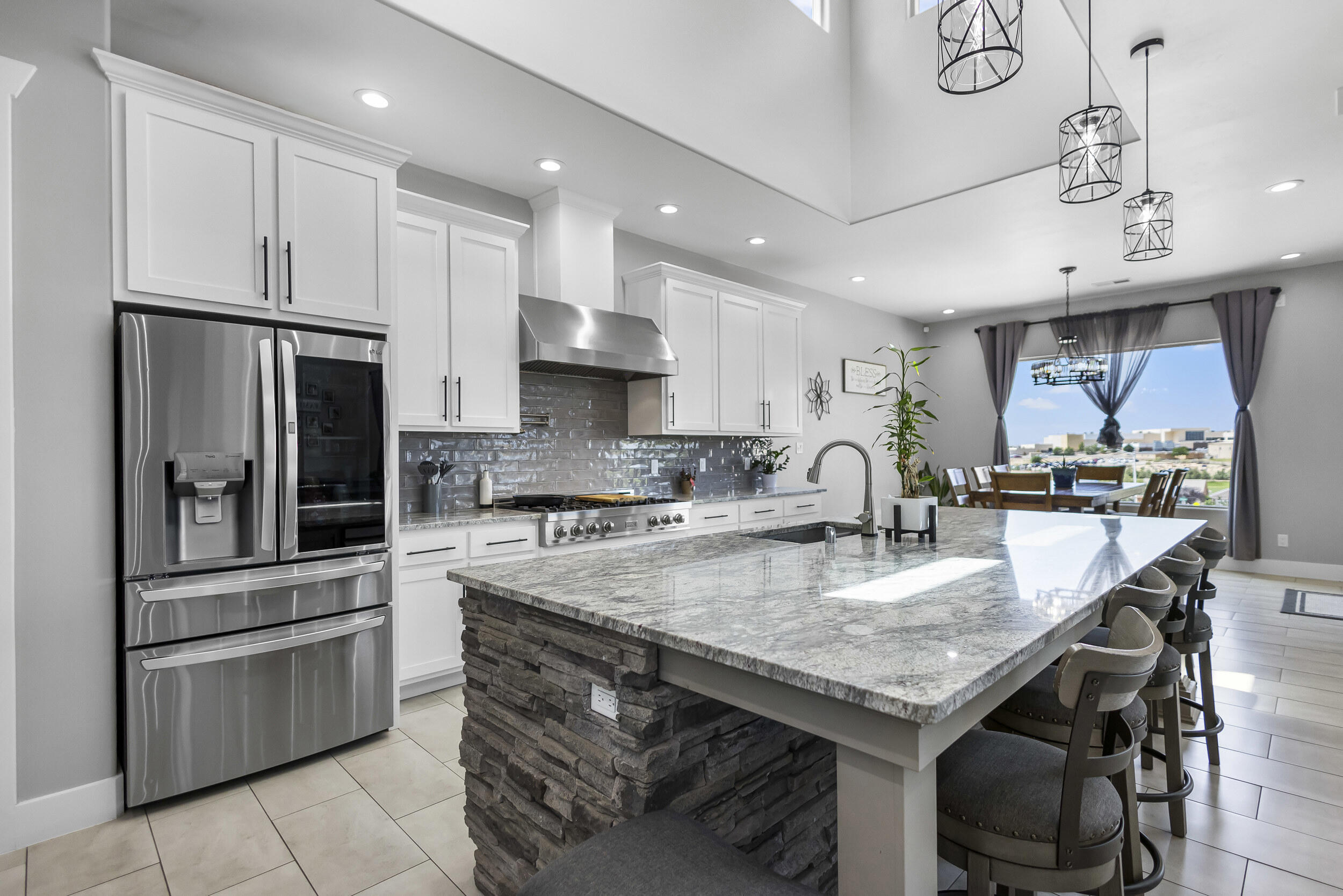 1025 Mesa Loop NW
