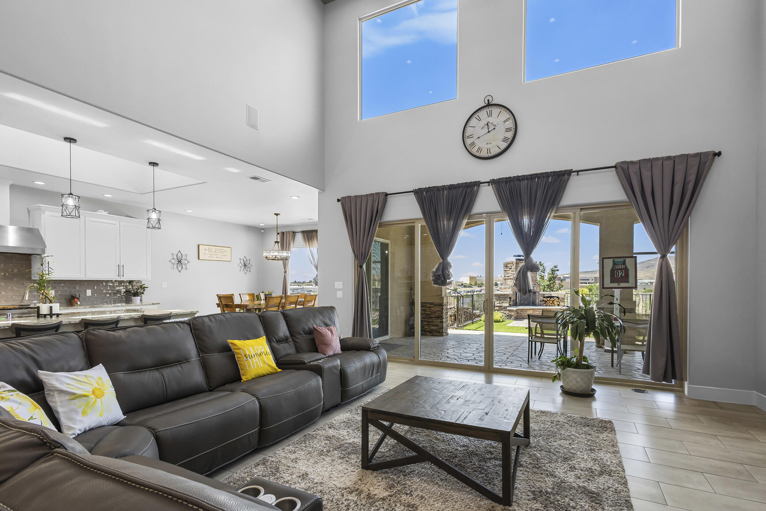 1025 Mesa Loop NW