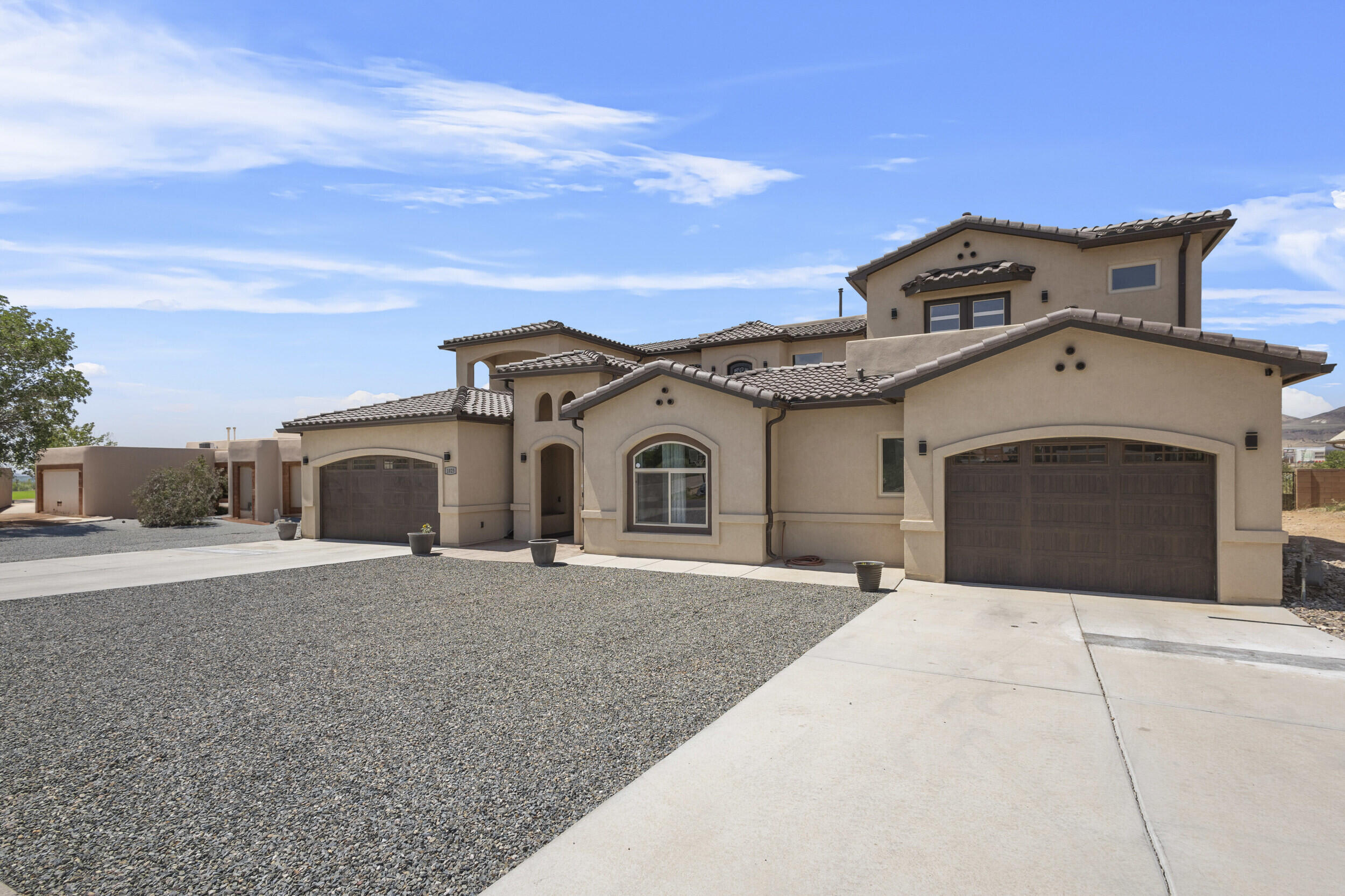 1025 Mesa Loop NW