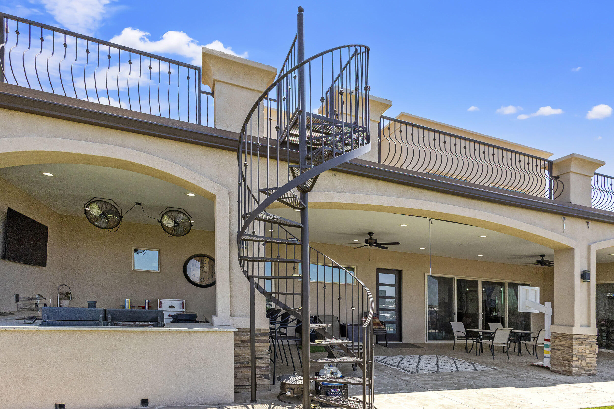 1025 Mesa Loop NW