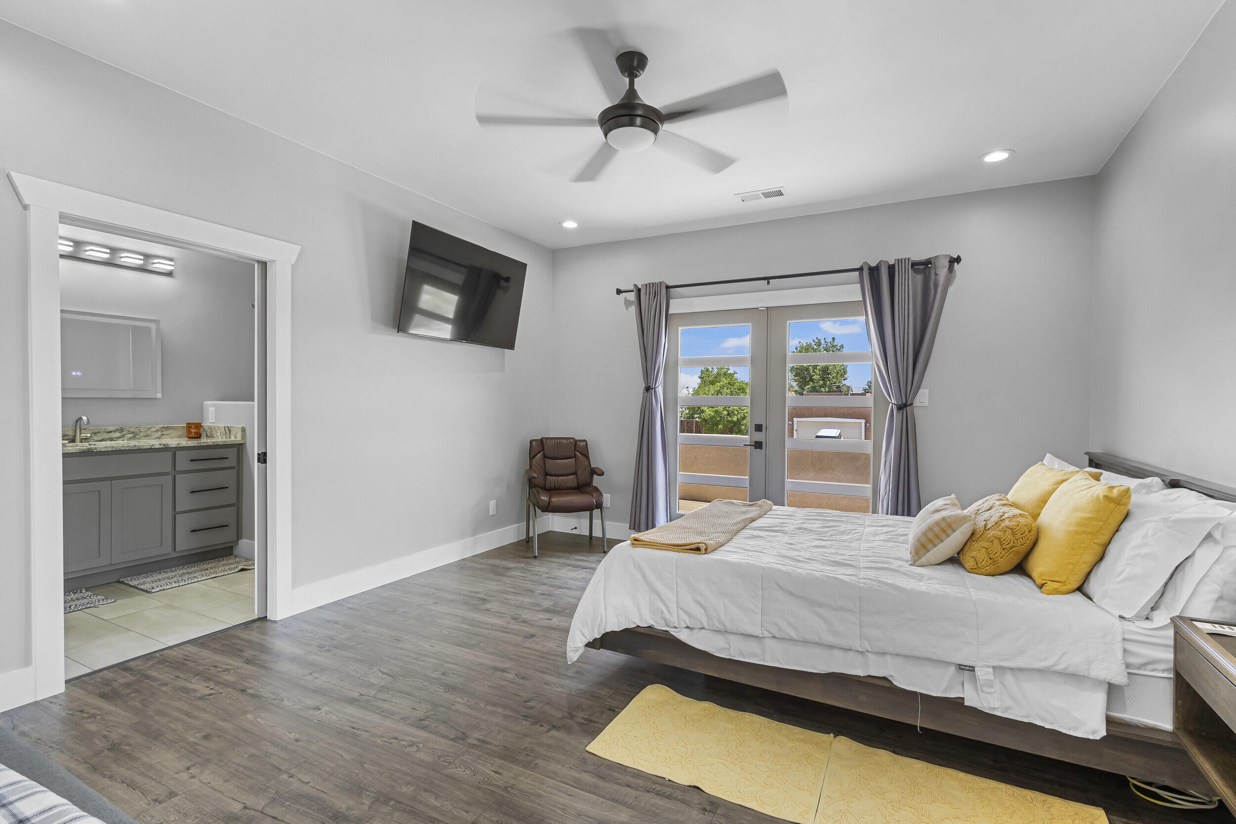 1025 Mesa Loop NW