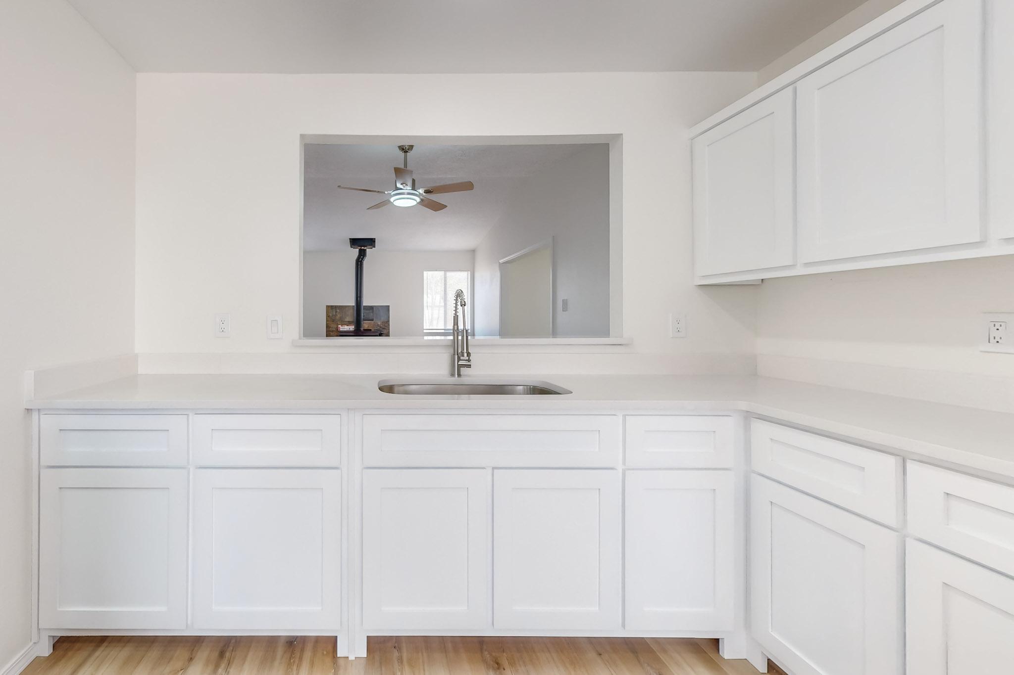 563 Apache Loop SW
