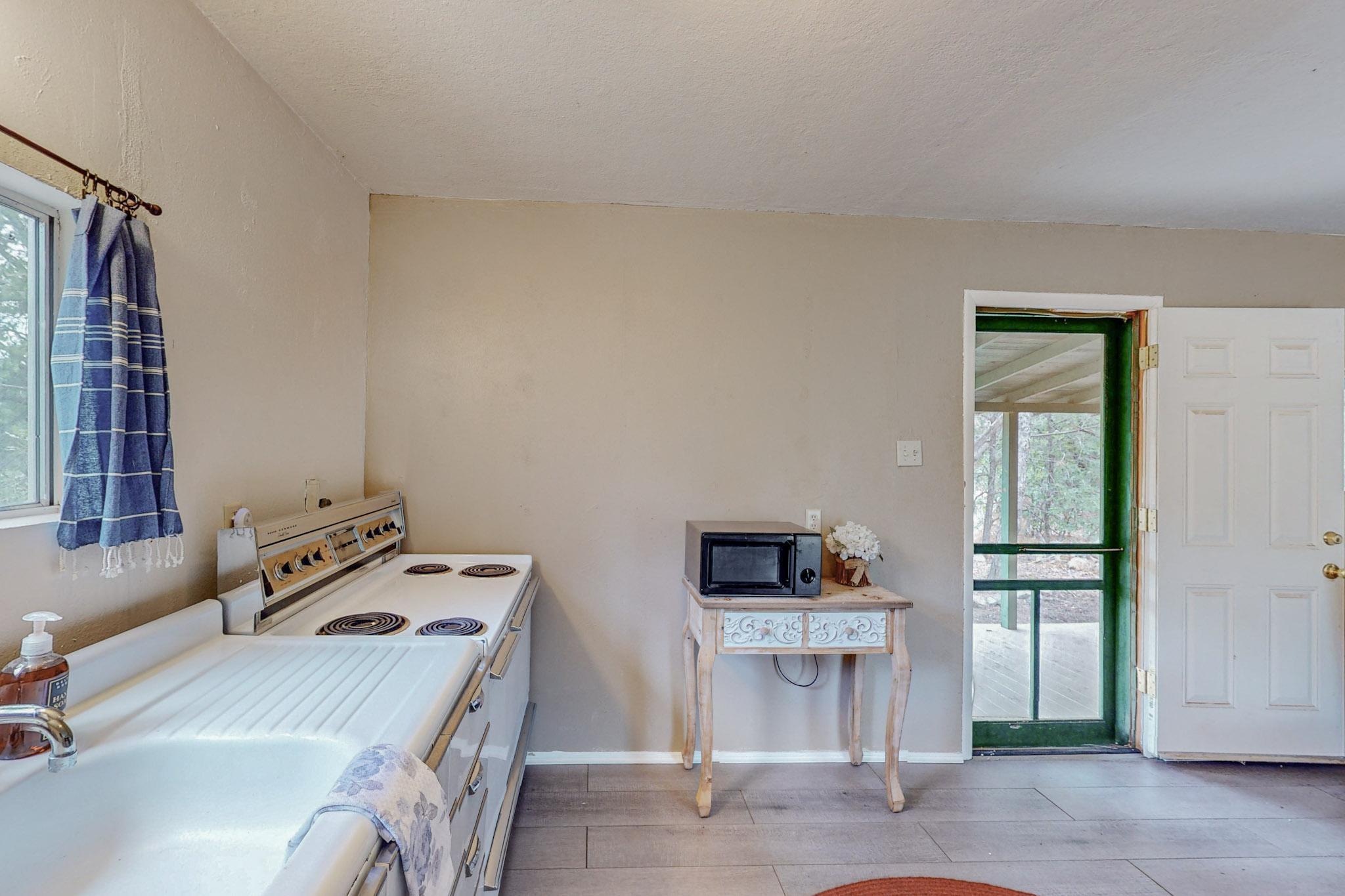 930 San Diego Loop Loop